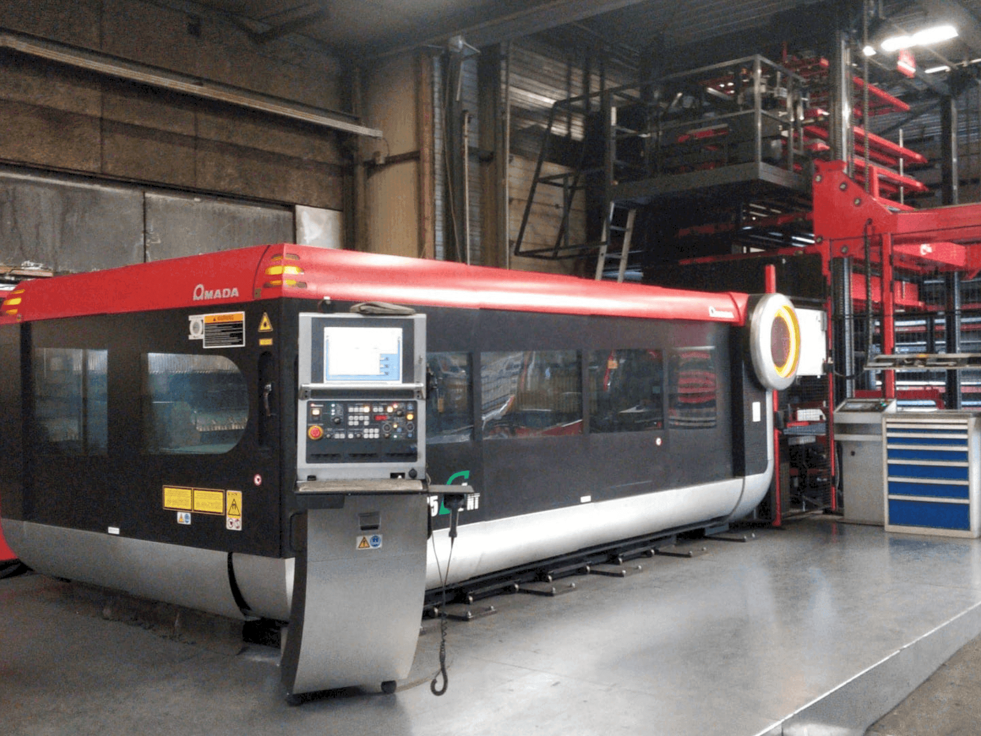 Makine AMADA LC-3015F1NT 4kW CO2 - Önden görünüm