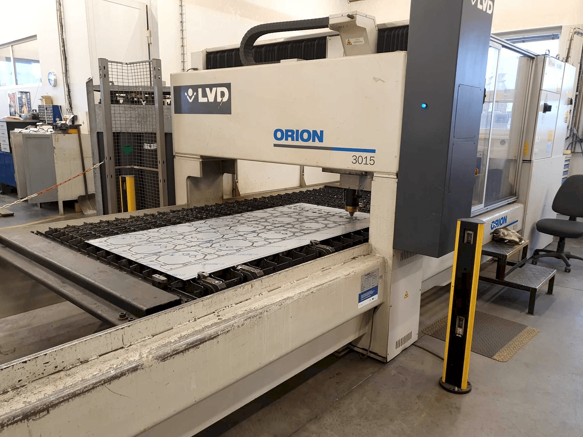 Makine LVD Orion 3015 - Sol taraftaki görüntü