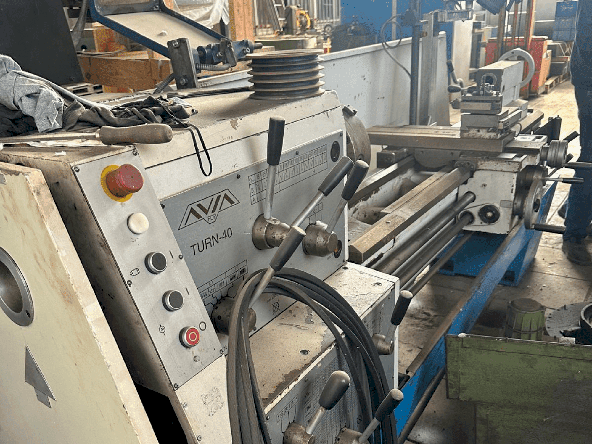 Makine Avia TURN-40 - Önden görünüm