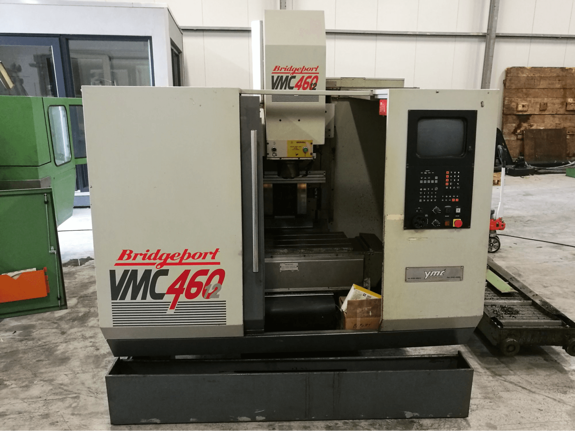 Makine Bridgeport VMC 460 - Önden görünüm