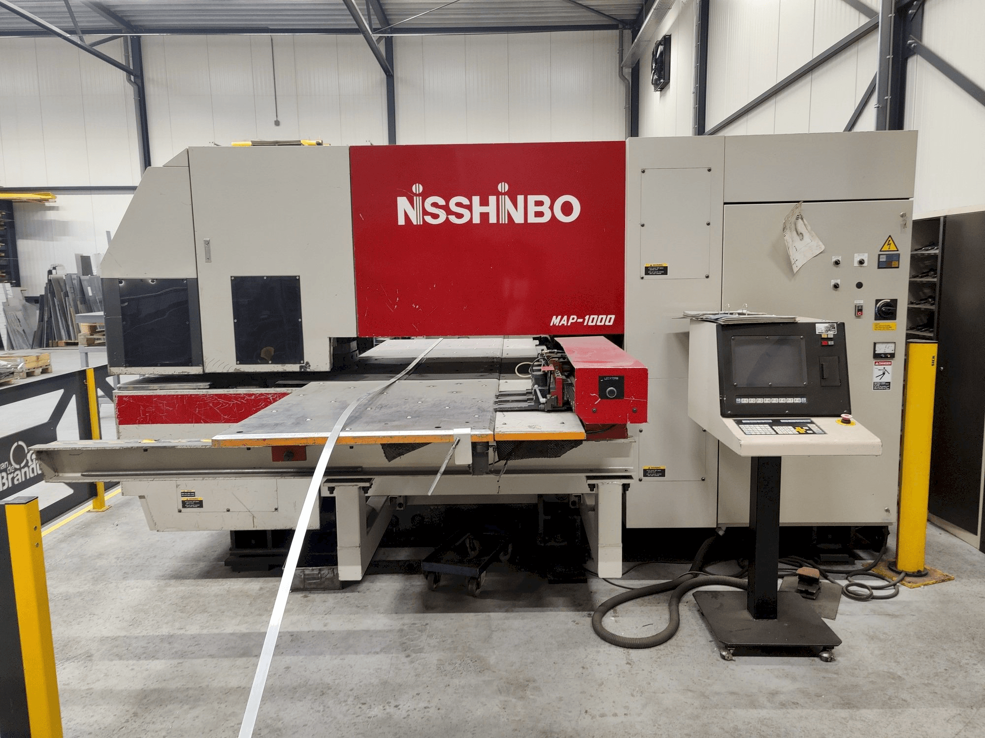 Makine Nisshinbo MAP-1000 - Önden görünüm