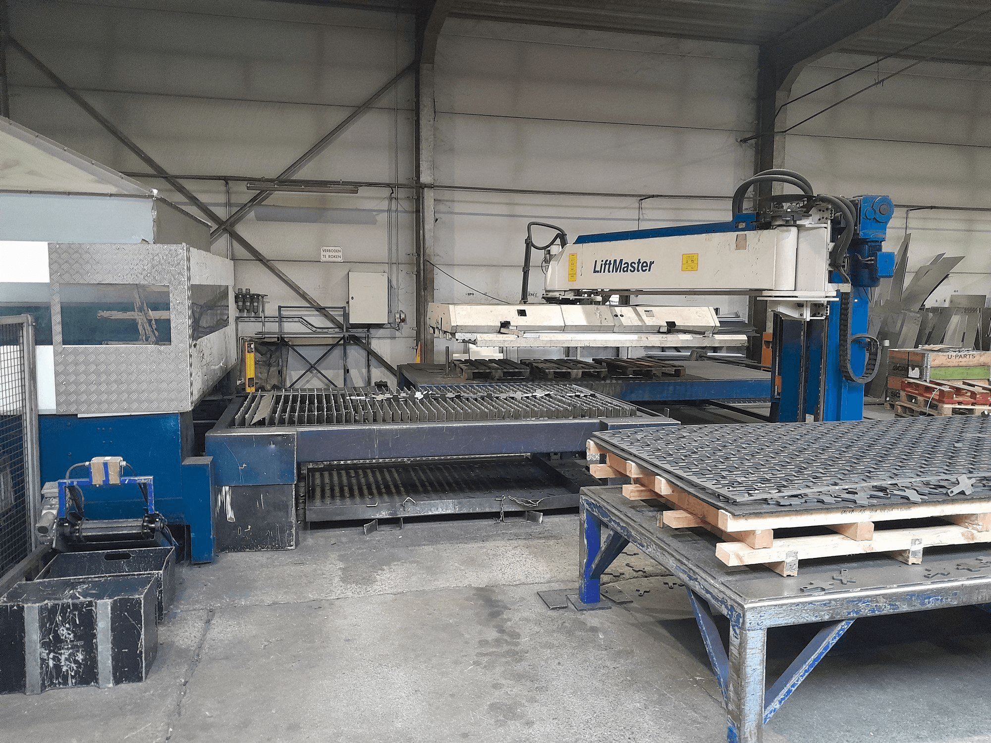 Makine Trumpf TruLaser 3030+ Liftmaster - Önden görünüm