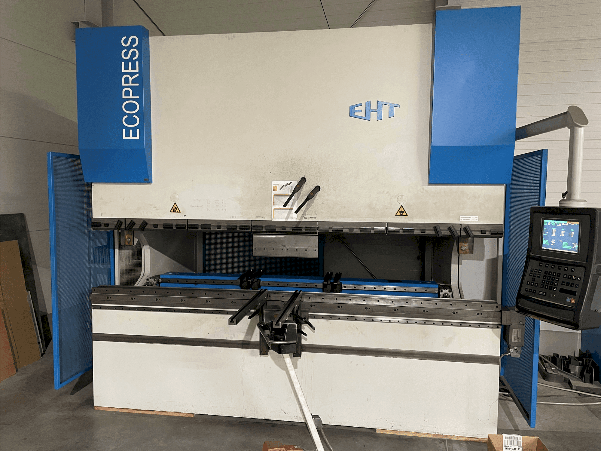 Makine EHT Ecopress 135-30 - Önden görünüm
