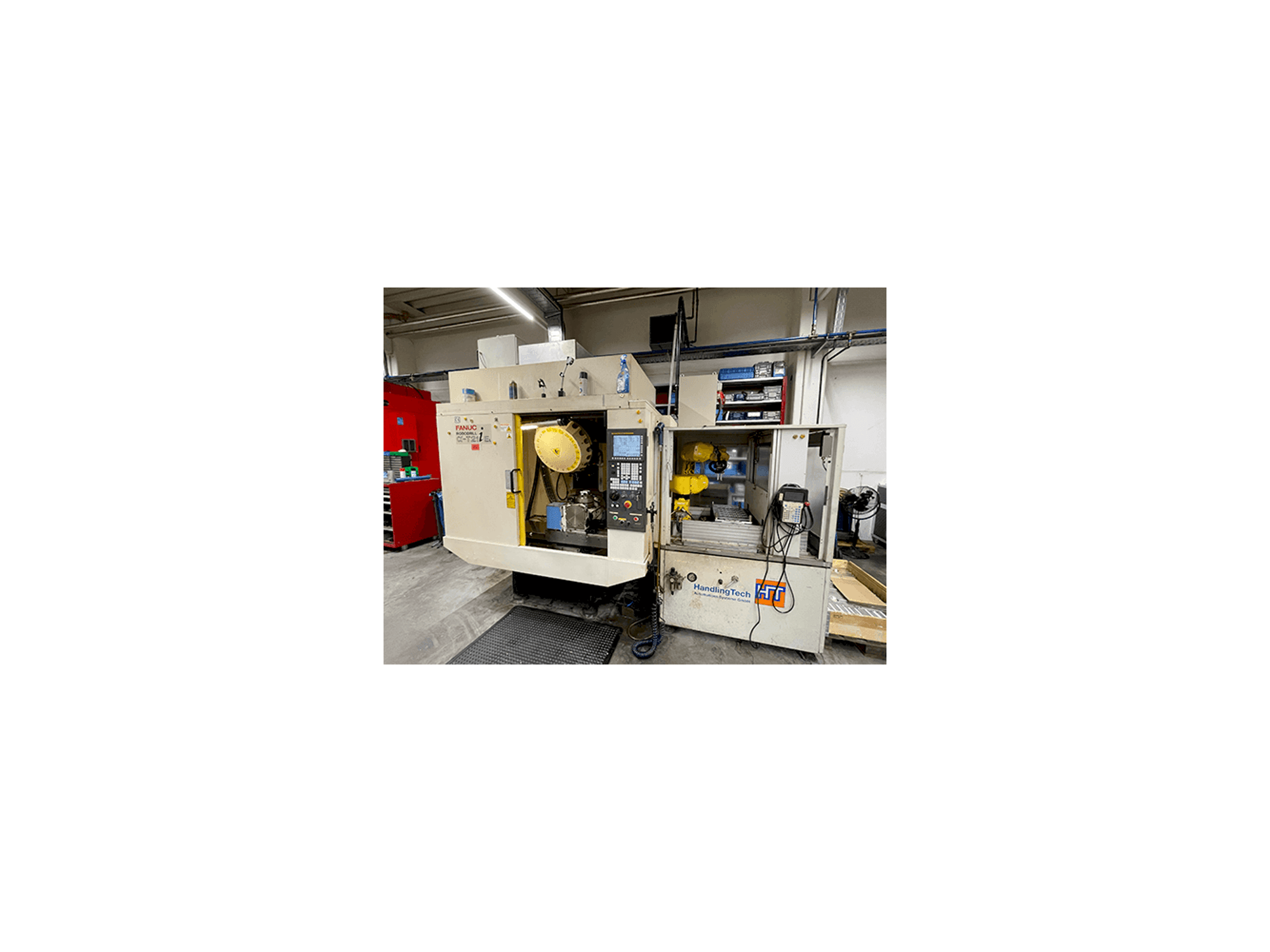 Makine FANUC Robodrill Alpha-T21iEL - Önden görünüm