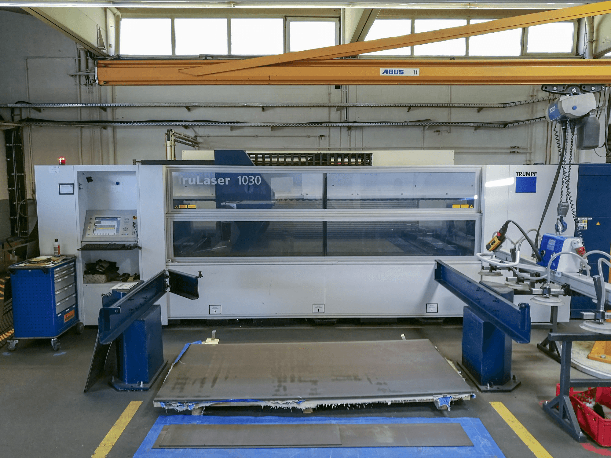 Makine Trumpf - Önden görünüm TruLaser 1030 (L22)
