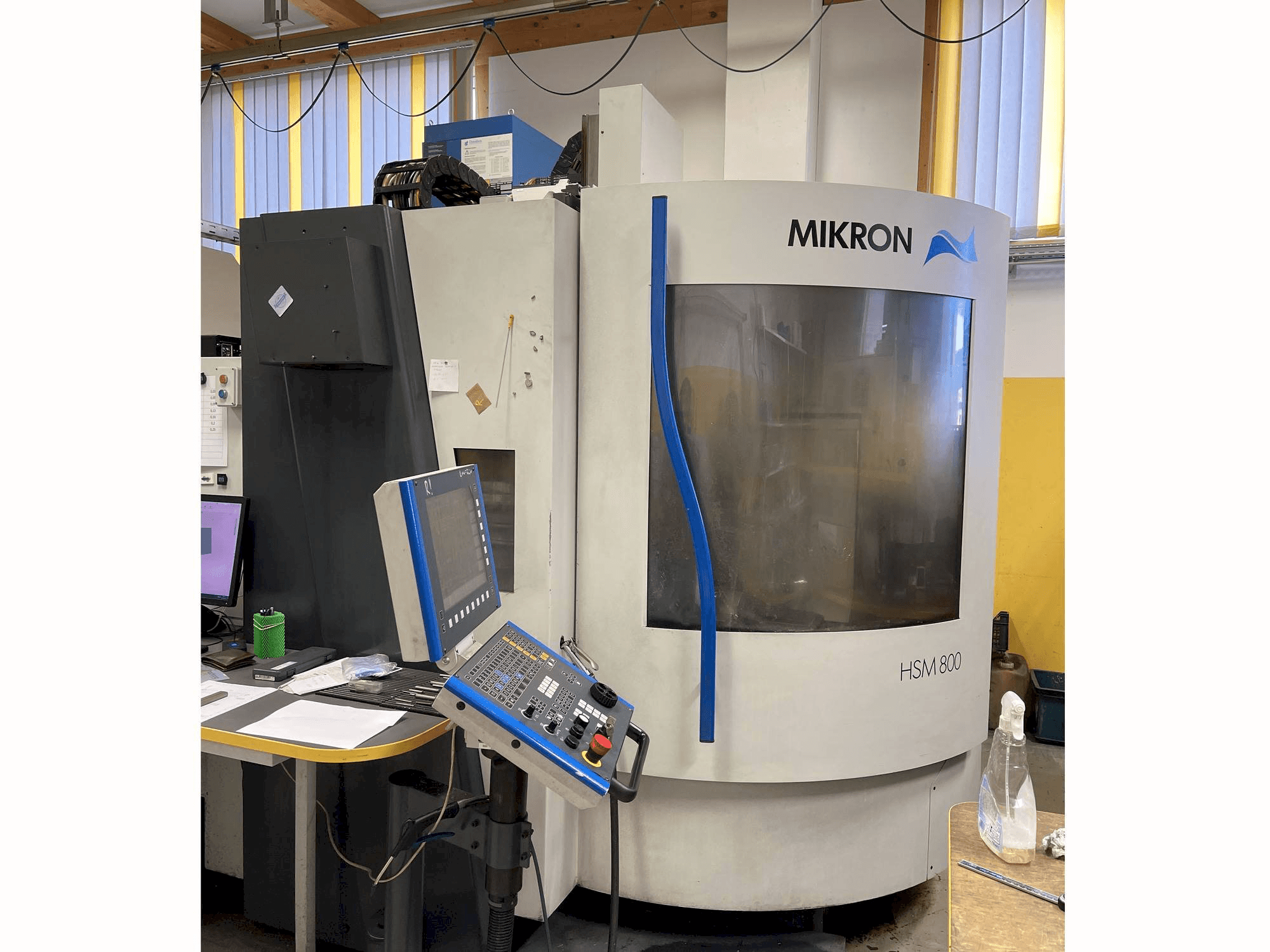 Makine MIKRON HSM800 - Önden görünüm