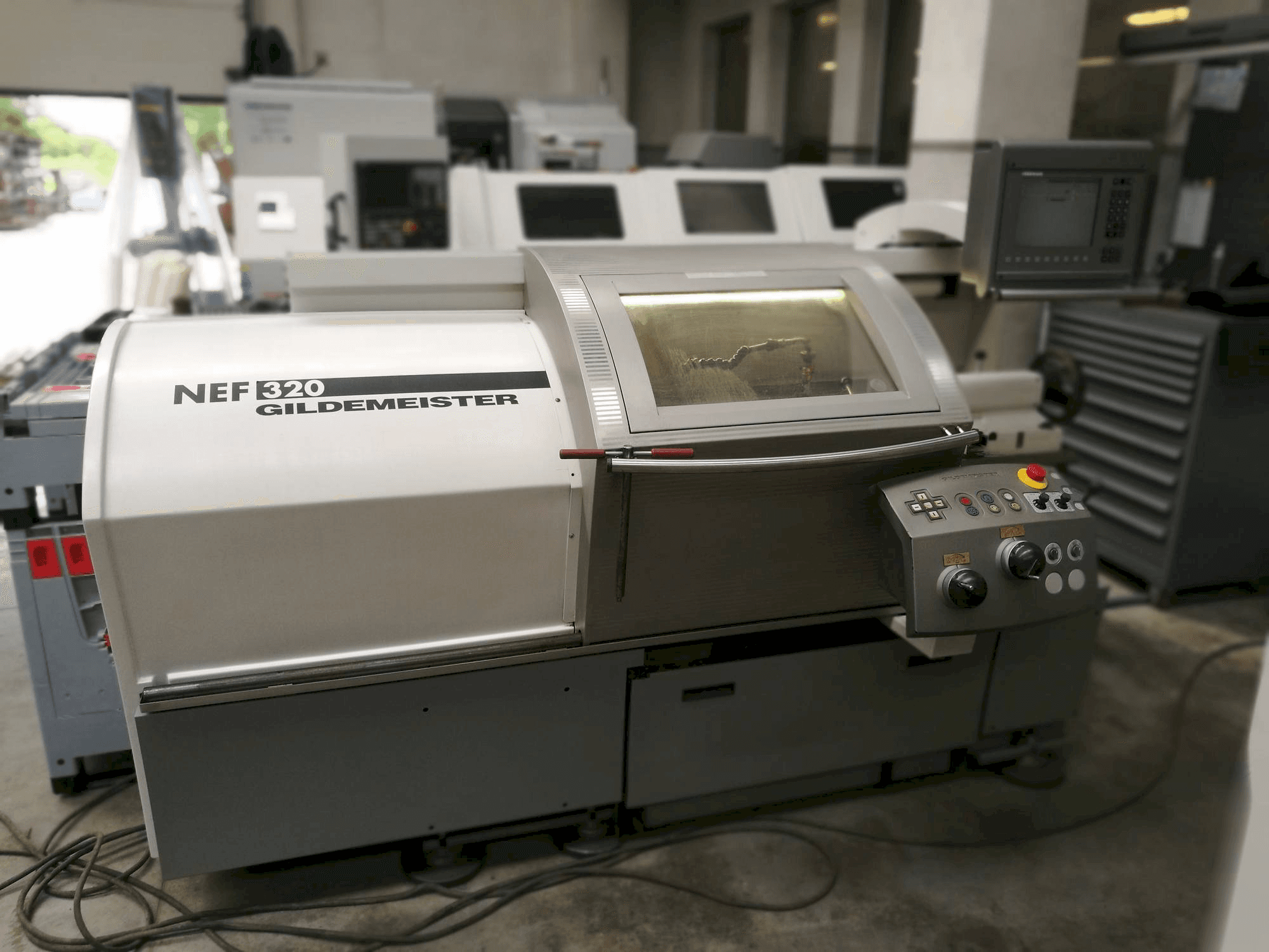 Makine Gildemeister NEF 320 - Önden görünüm