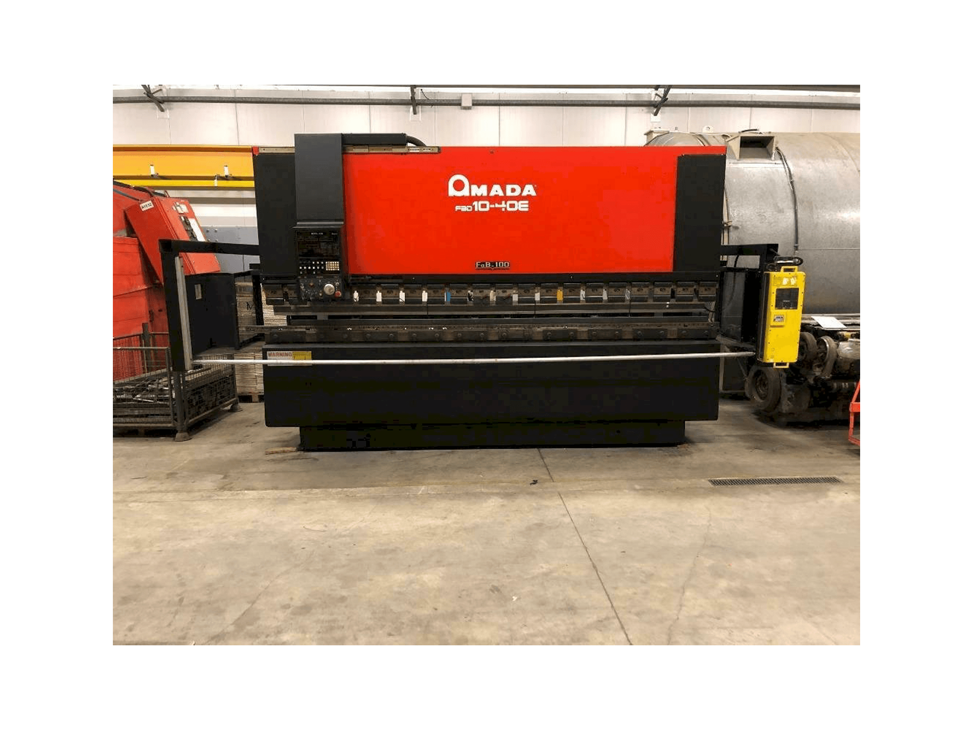 Makine AMADA 10-40E - Önden görünüm