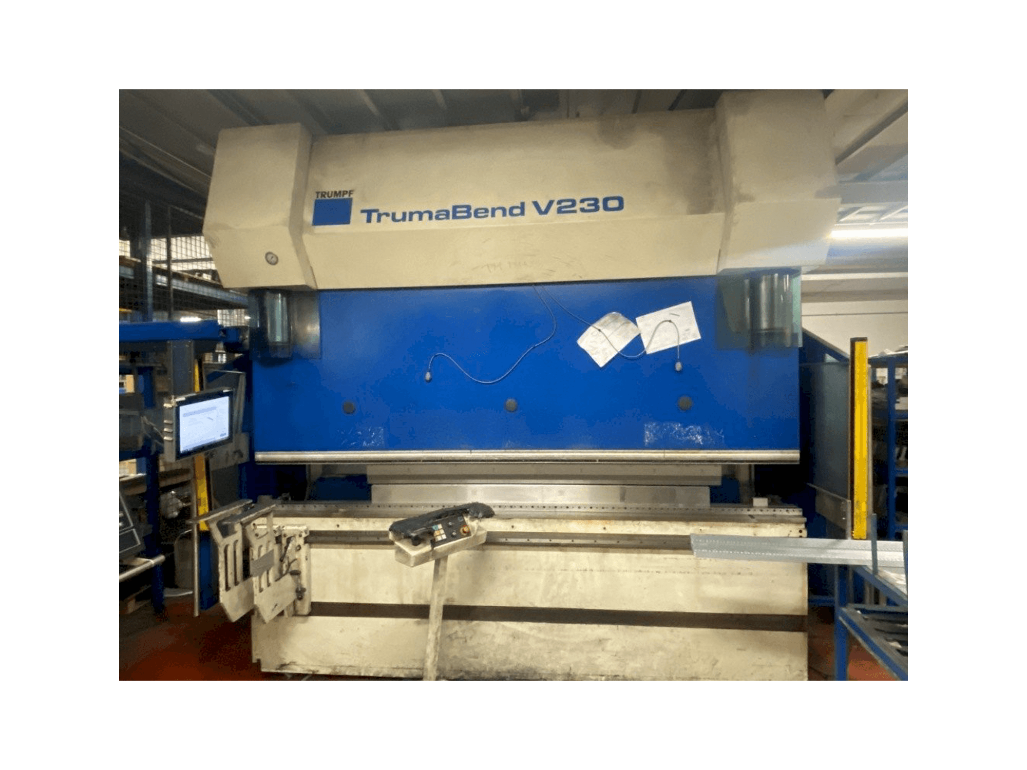 Makine Trumpf TrumaBend V230 - Önden görünüm
