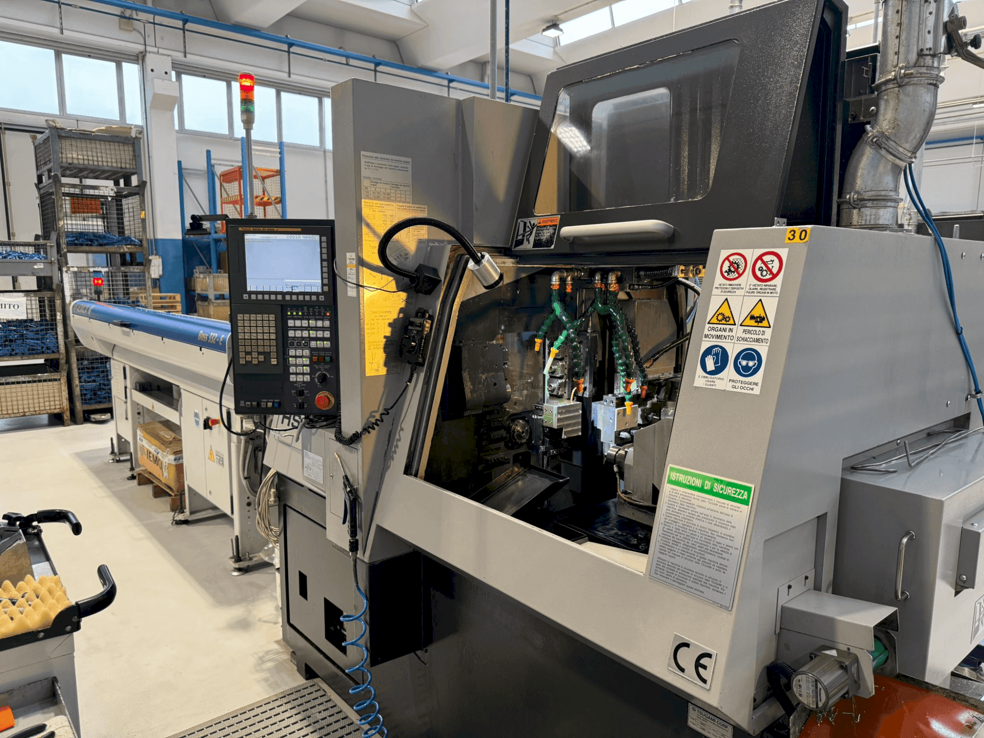 Makine TSUGAMI HS32 - Önden görünüm