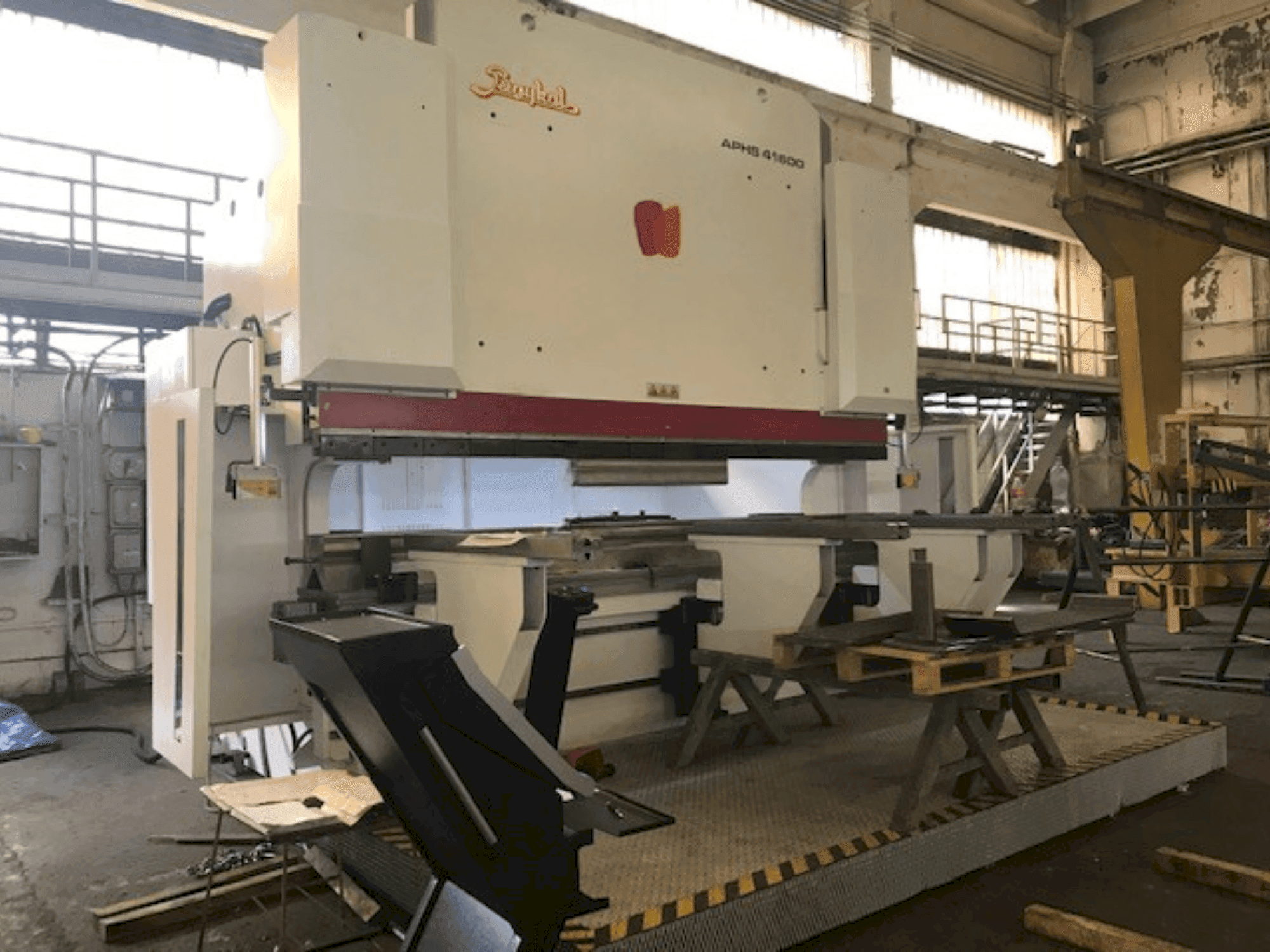 Makine Baykal APHS 41600 - Önden görünüm