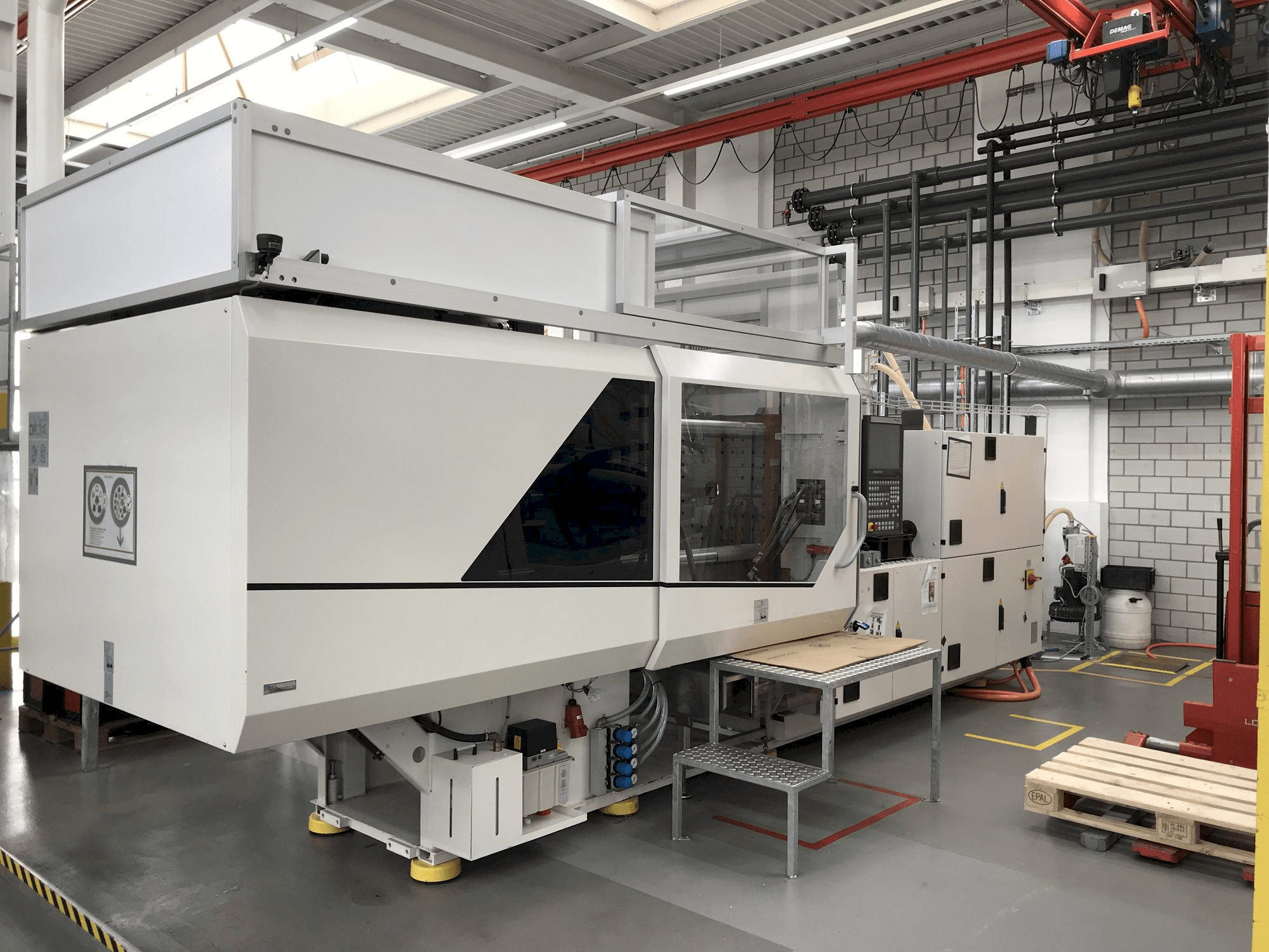 Makine Sumitomo Demag EL-EXIS SP 200/560-675 - Önden görünüm