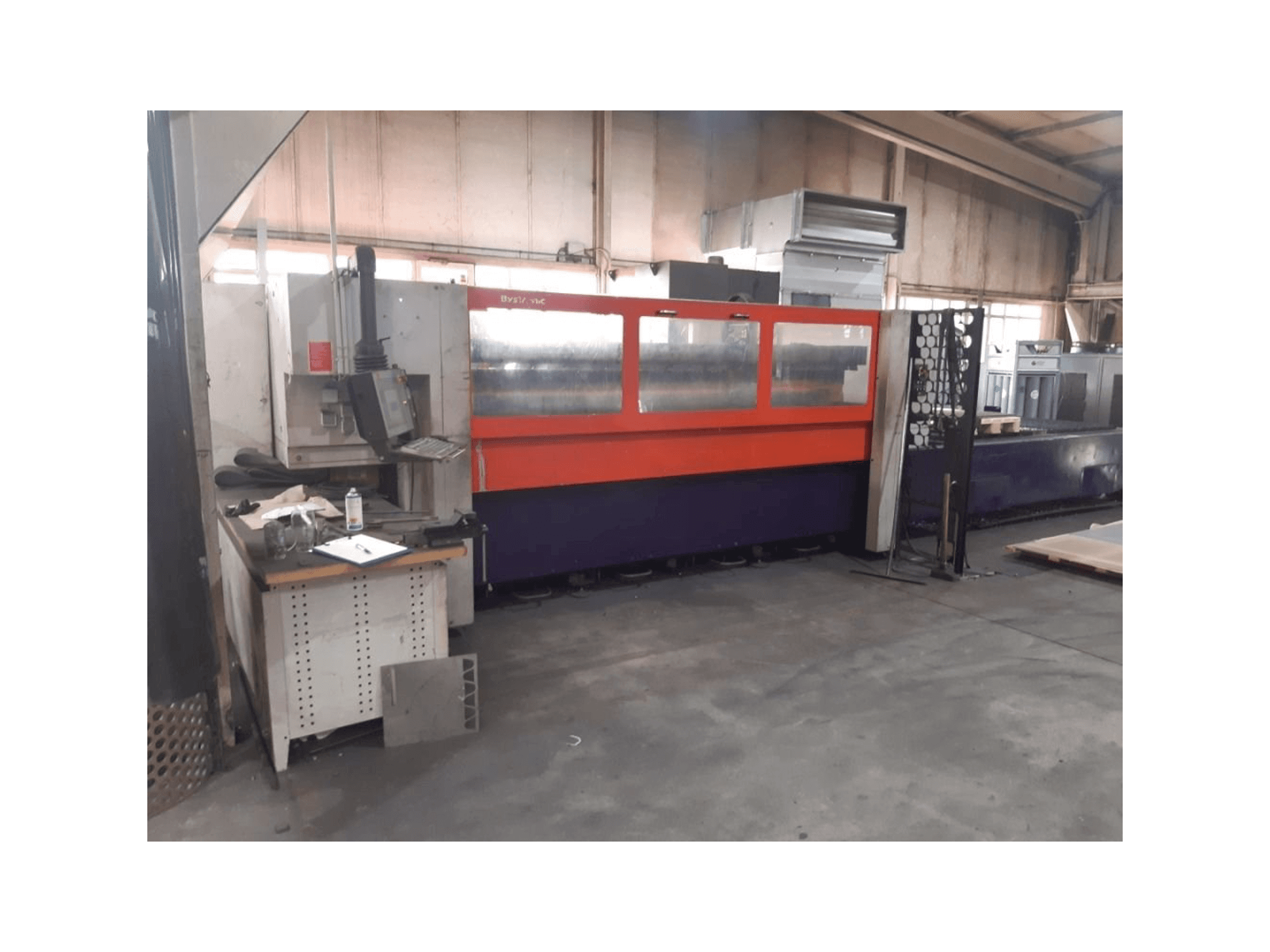 Makine Bystronic Bystar 3015 - Önden görünüm