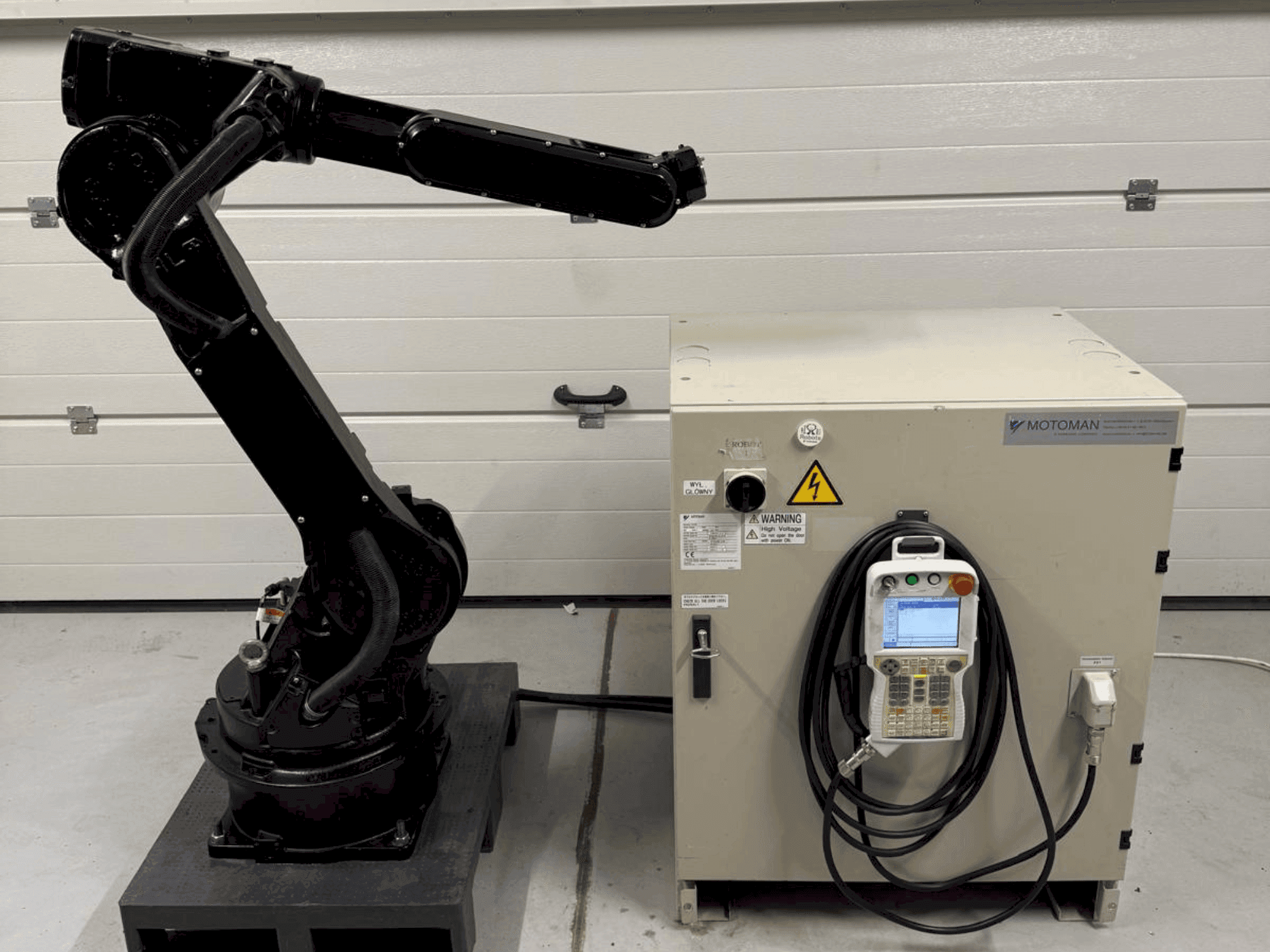 Makine Yaskawa Motoman YR HP 20D - Önden görünüm