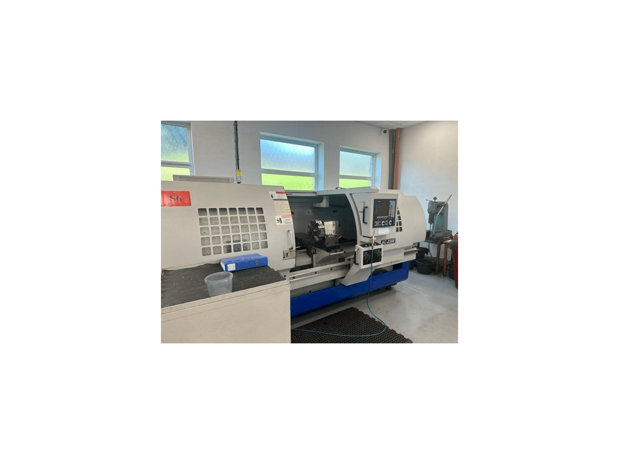 Makine MASCUT AC-2580 - Önden görünüm