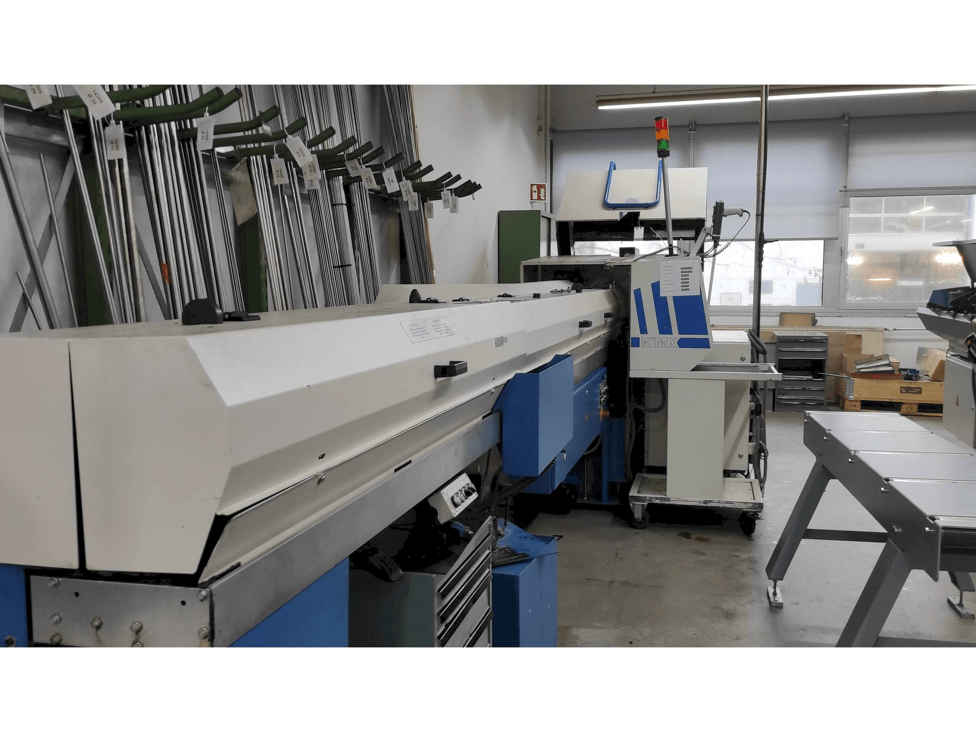 Makine Manurhin KMX 226 with FMB bar loader - Sol görünüm
