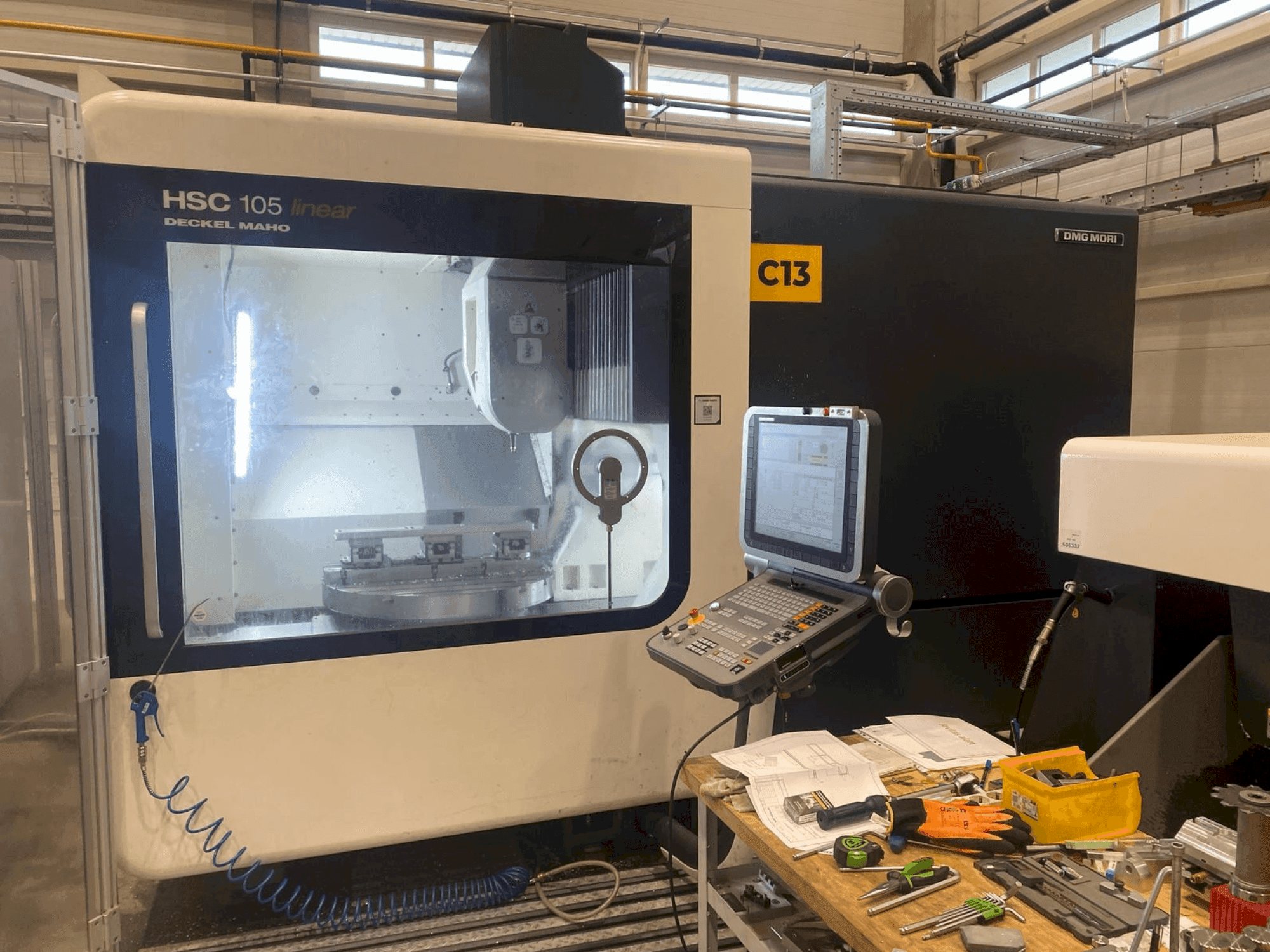 Makine DMG MORI HSC 105 - Önden görünüm