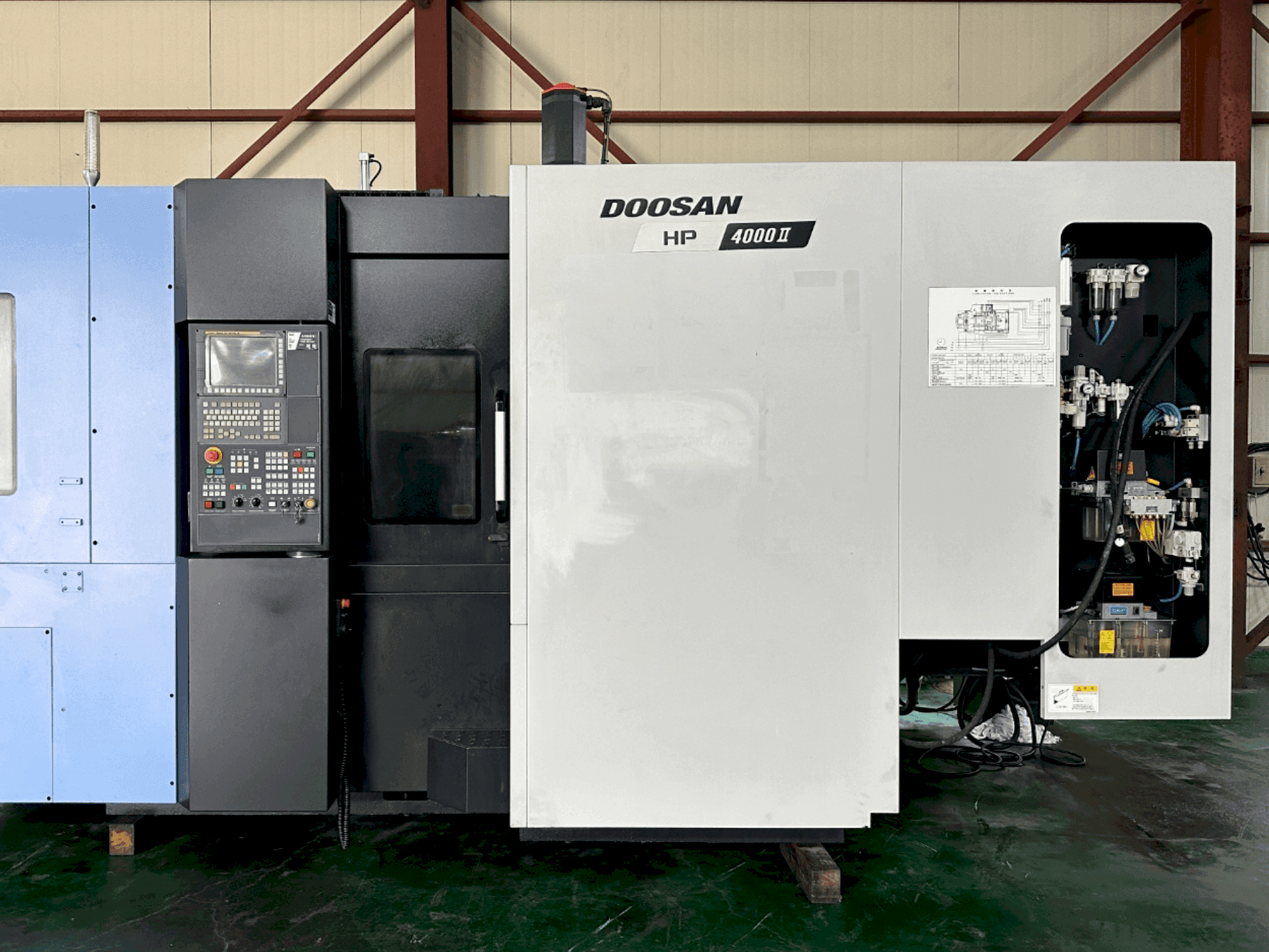 Makine DOOSAN HP 4000 II - Önden görünüm