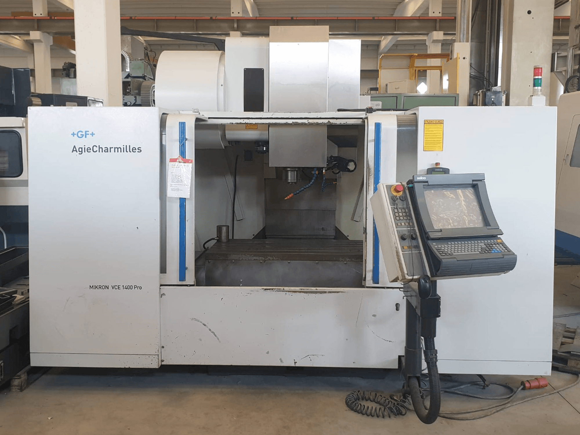 Makine AgieCharmilles MIKRON VCE 1400 PRO - Önden görünüm