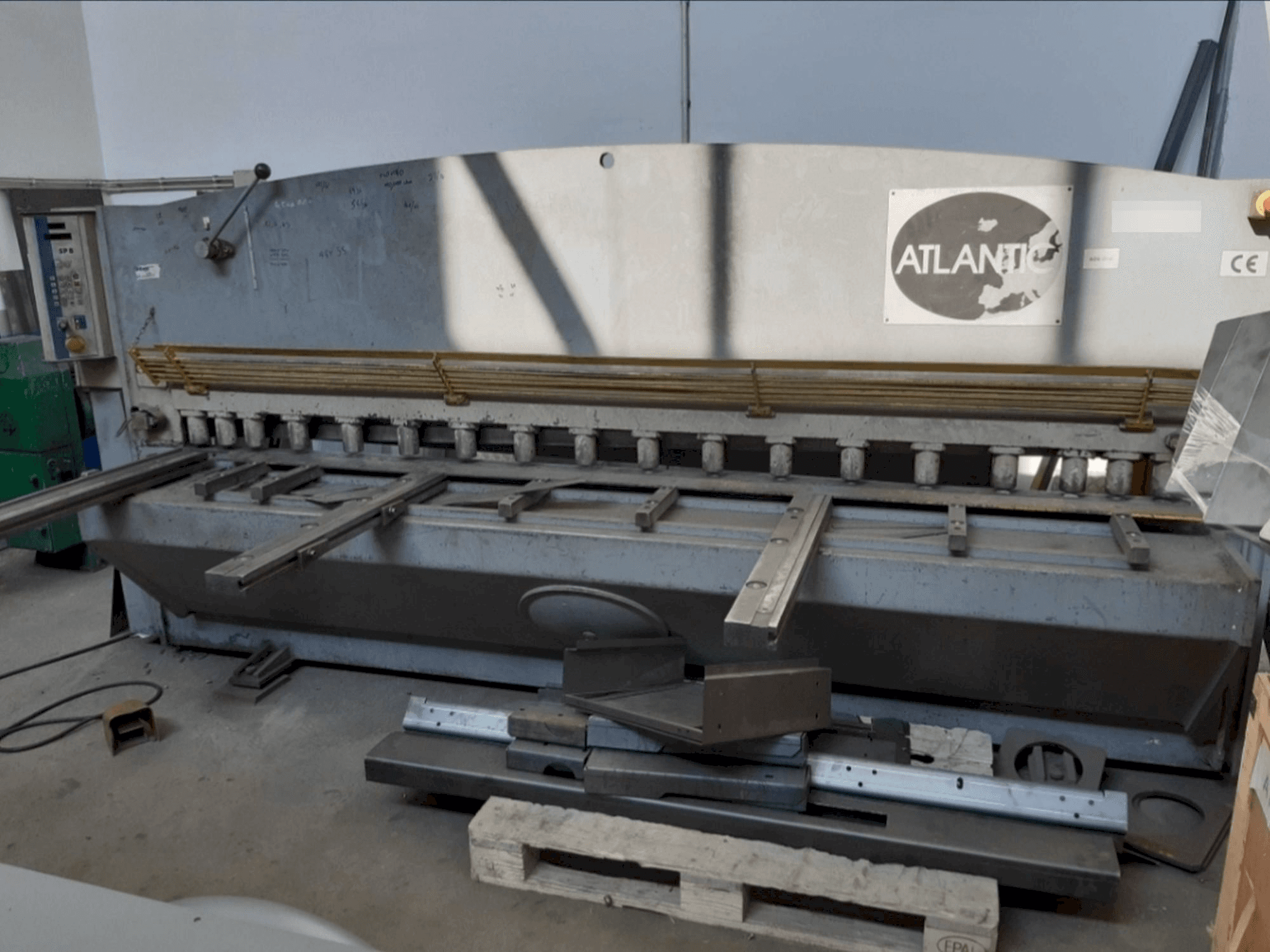 Makine ATLANTIC ATS 3006 - Önden görünüm