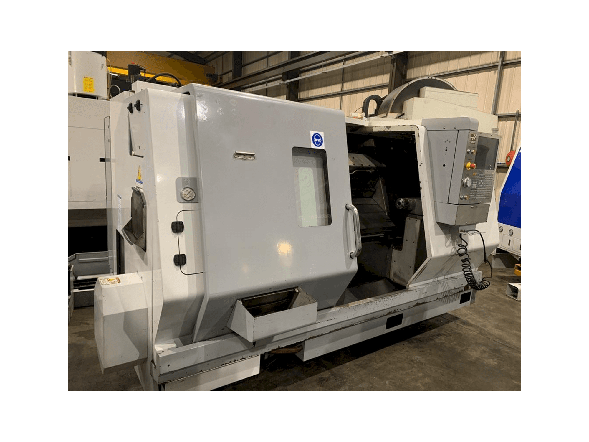 Makine HAAS SL-30 THE - Önden görünüm