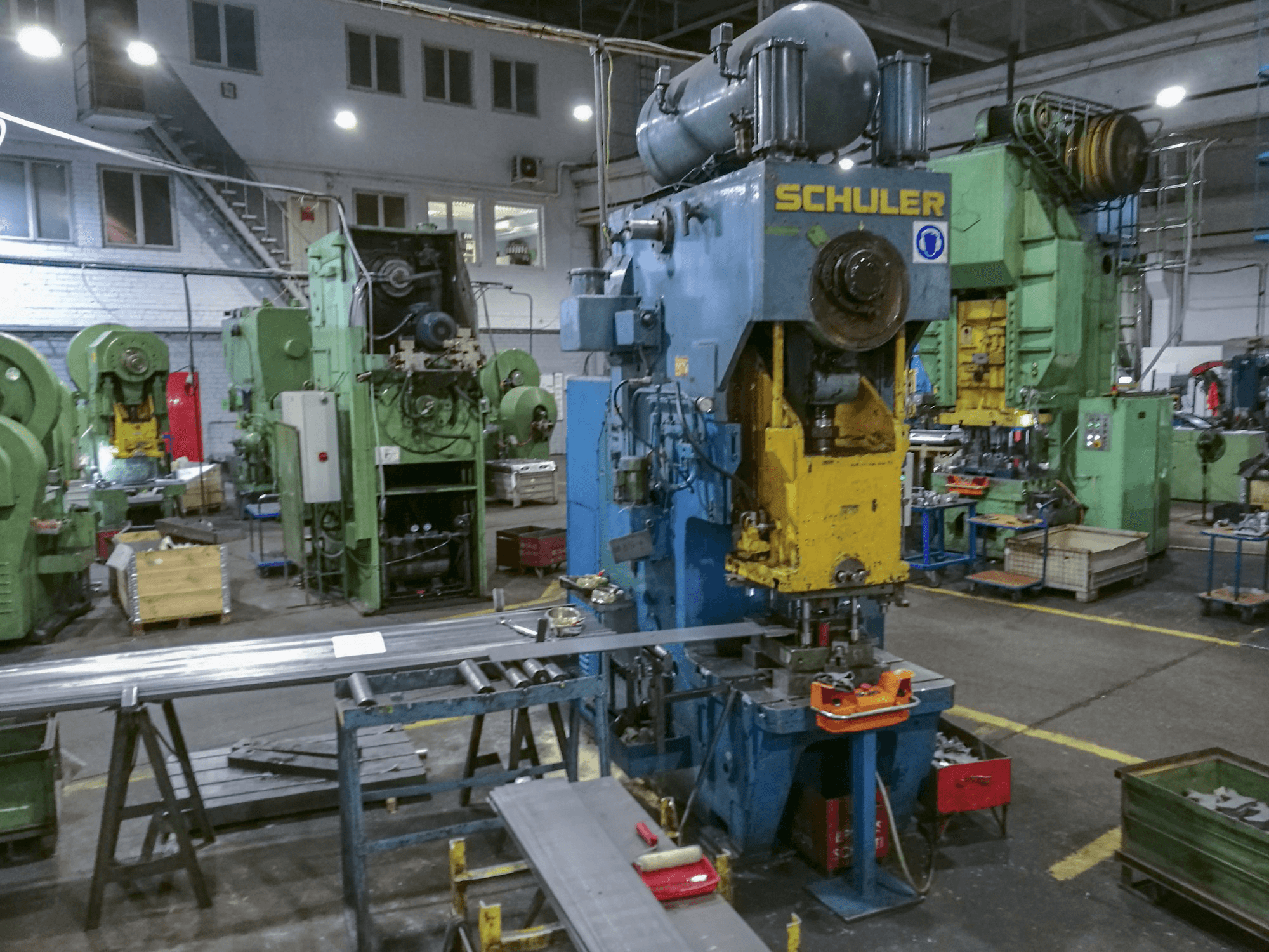 Makine SCHULER - Sol görünüm PEr 200/420