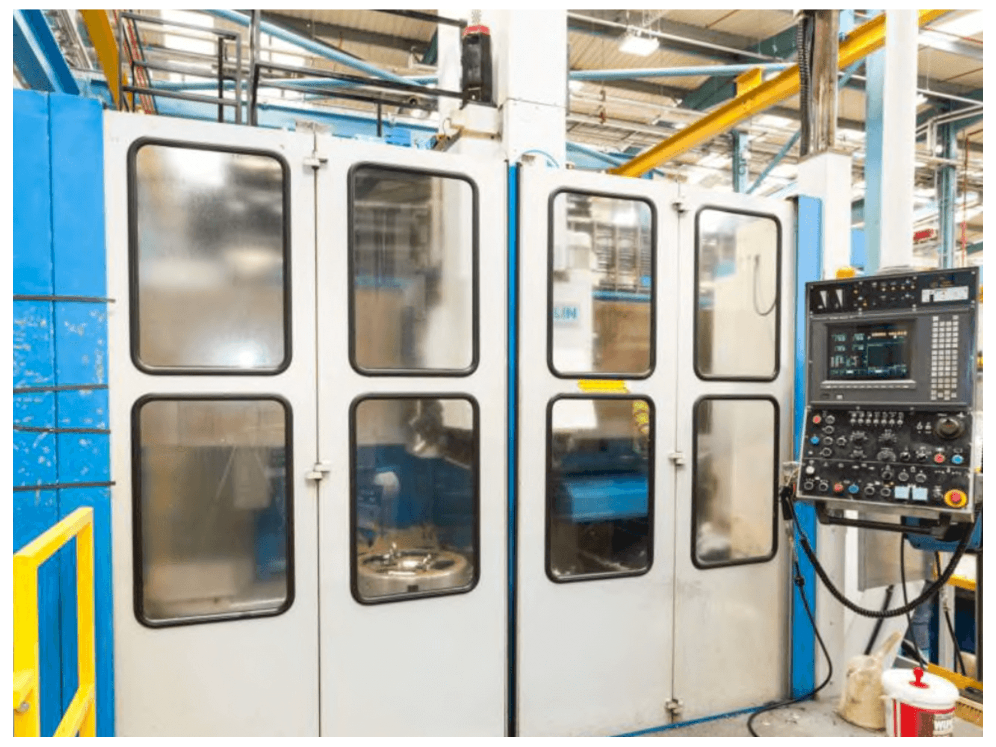 Makine TOS SKIQ 20 CNC - Önden görünüm