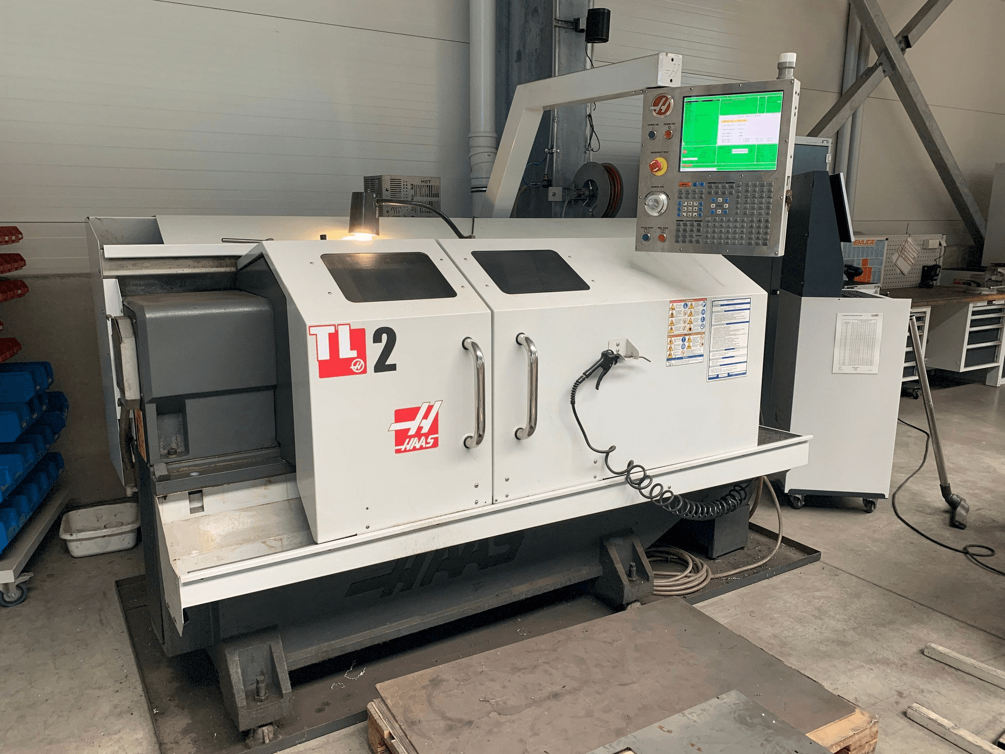 Makine HAAS Tl-2 - Önden görünüm