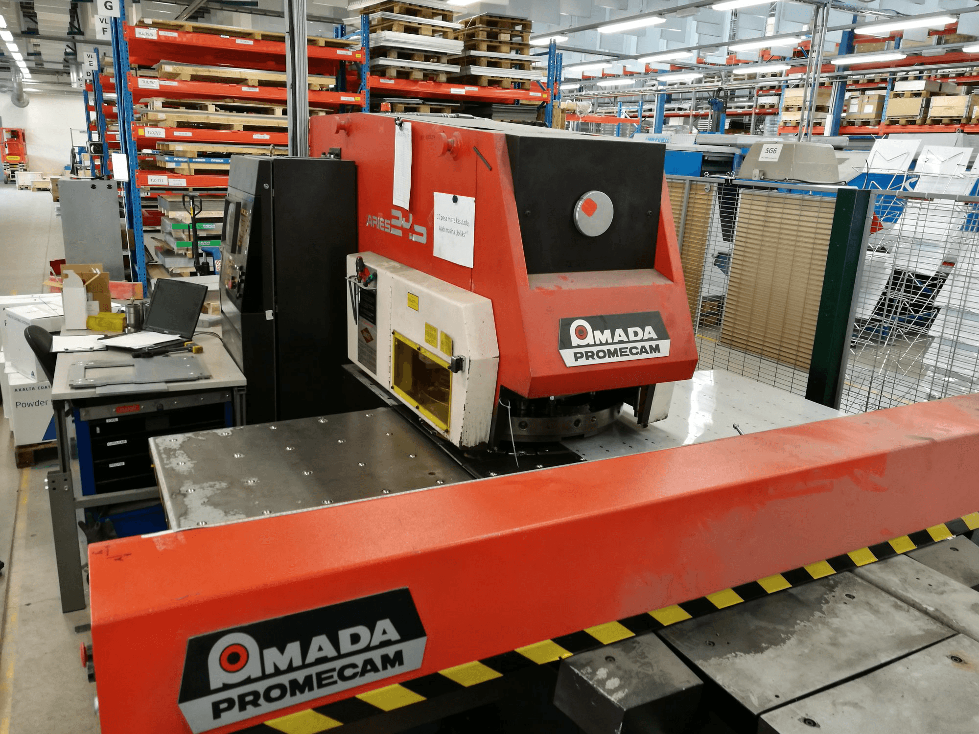 Makine AMADA - Önden görünüm ARIES 245