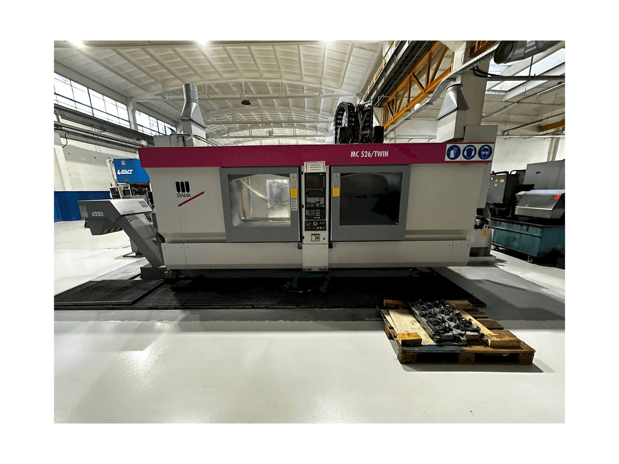 Makine STAMA MC 526 / TWIN - Önden görünüm