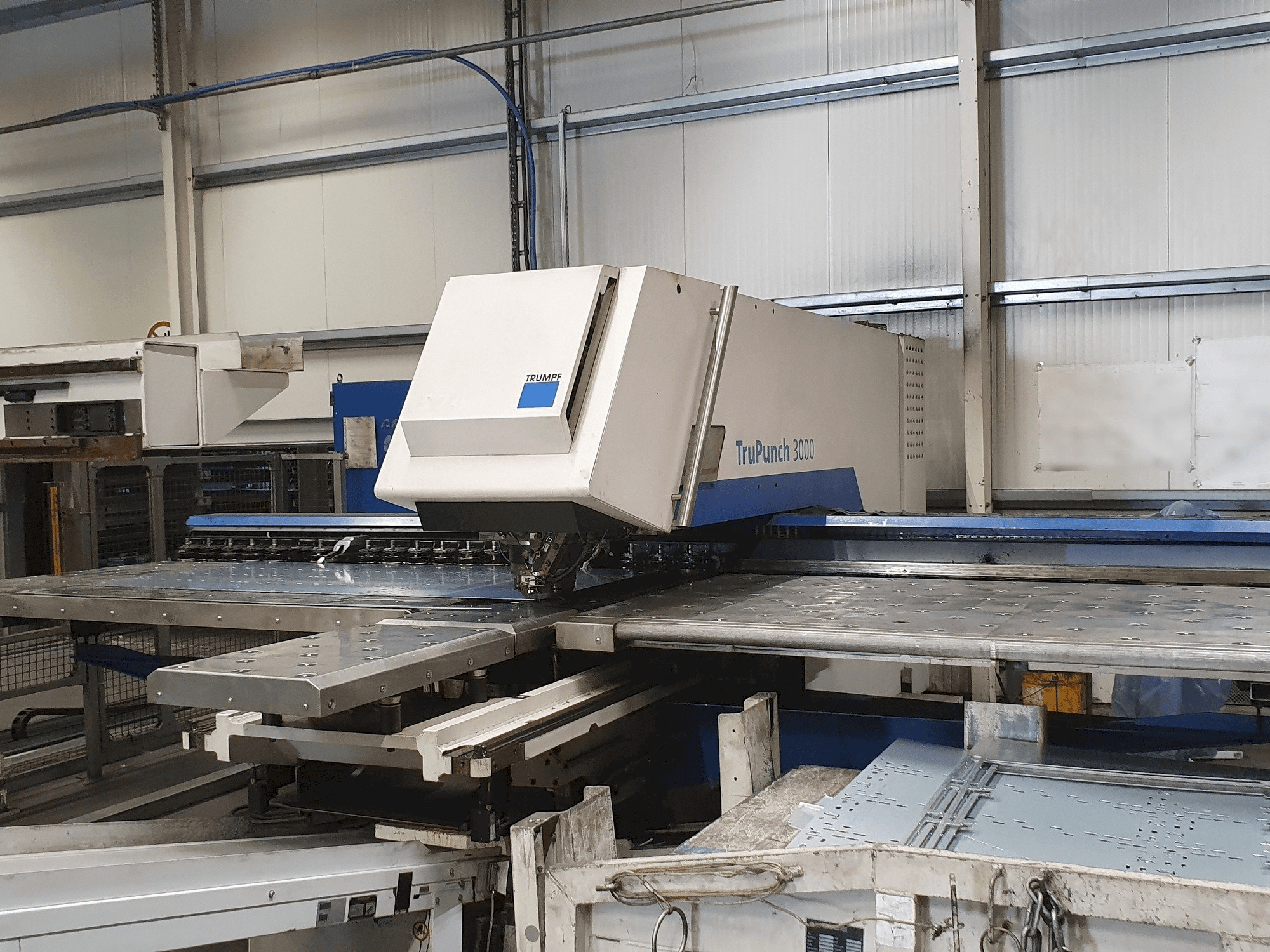 Makine Trumpf TruPunch 3000 - Önden görünüm