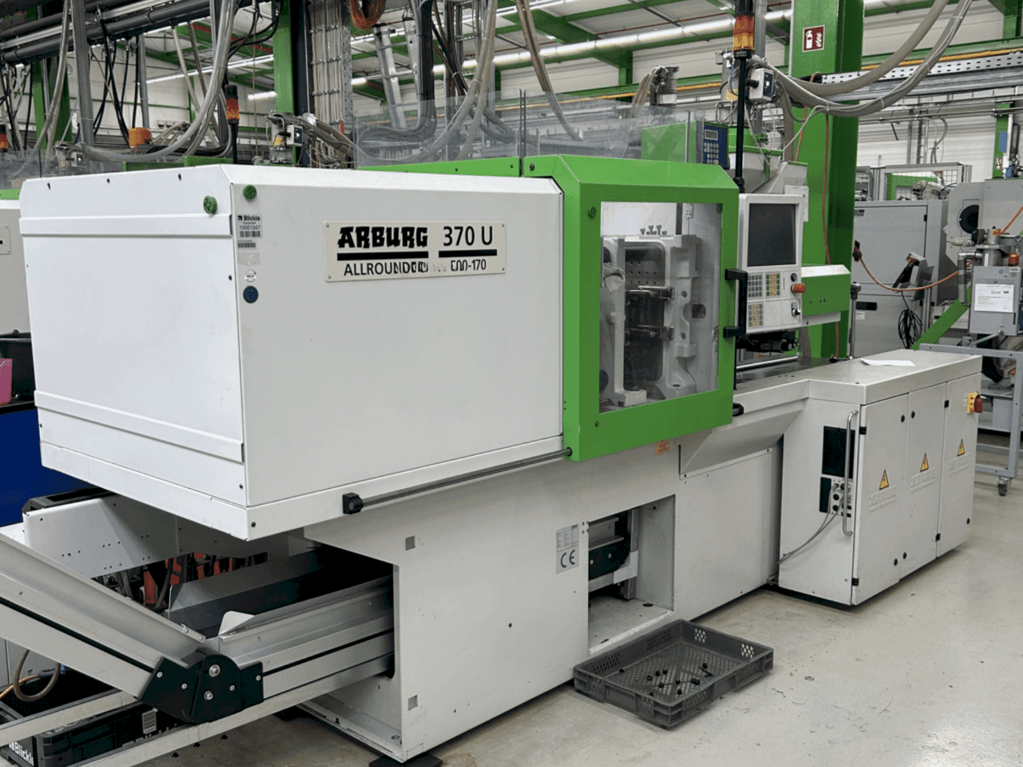 Makine Arburg 370 U / 500-170 - Önden görünüm