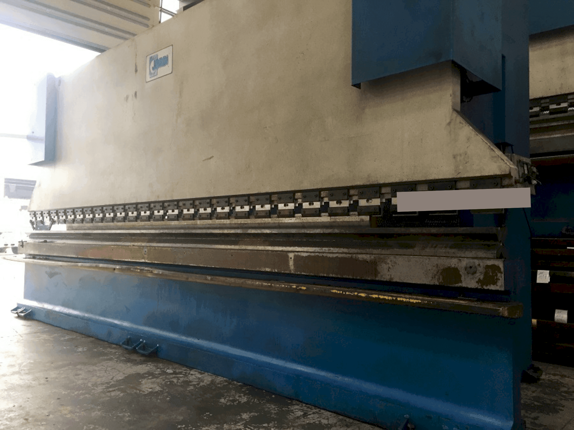 Makine JORDI PH6100 - 180 (2003) - Sol taraftaki görüntü