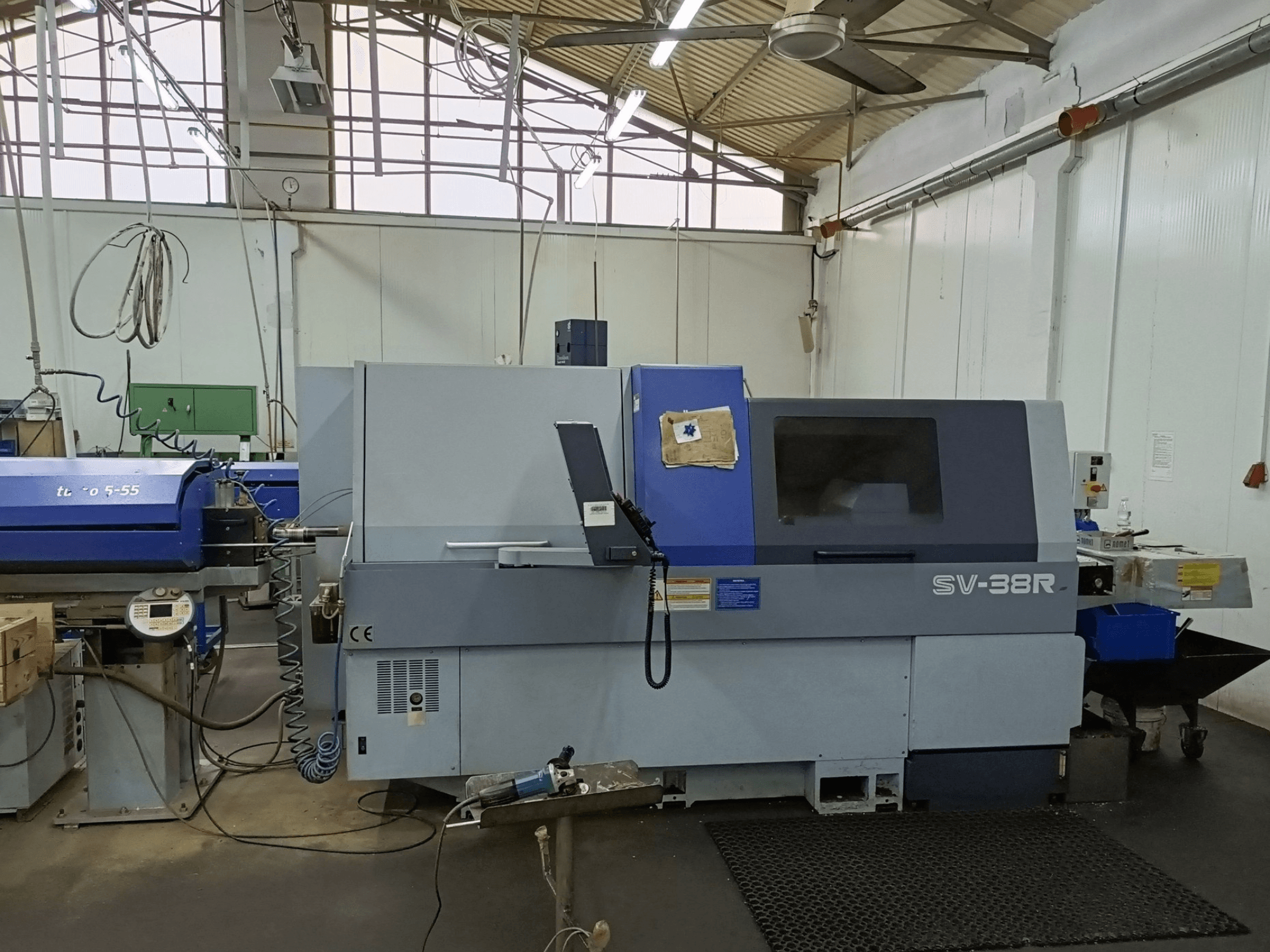 STAR MICRONICS SV-38R tip B İsviçre Tipi Torna Tezgahı; kontrol paneli ve işleme alanını gösteren önden görünüm.
