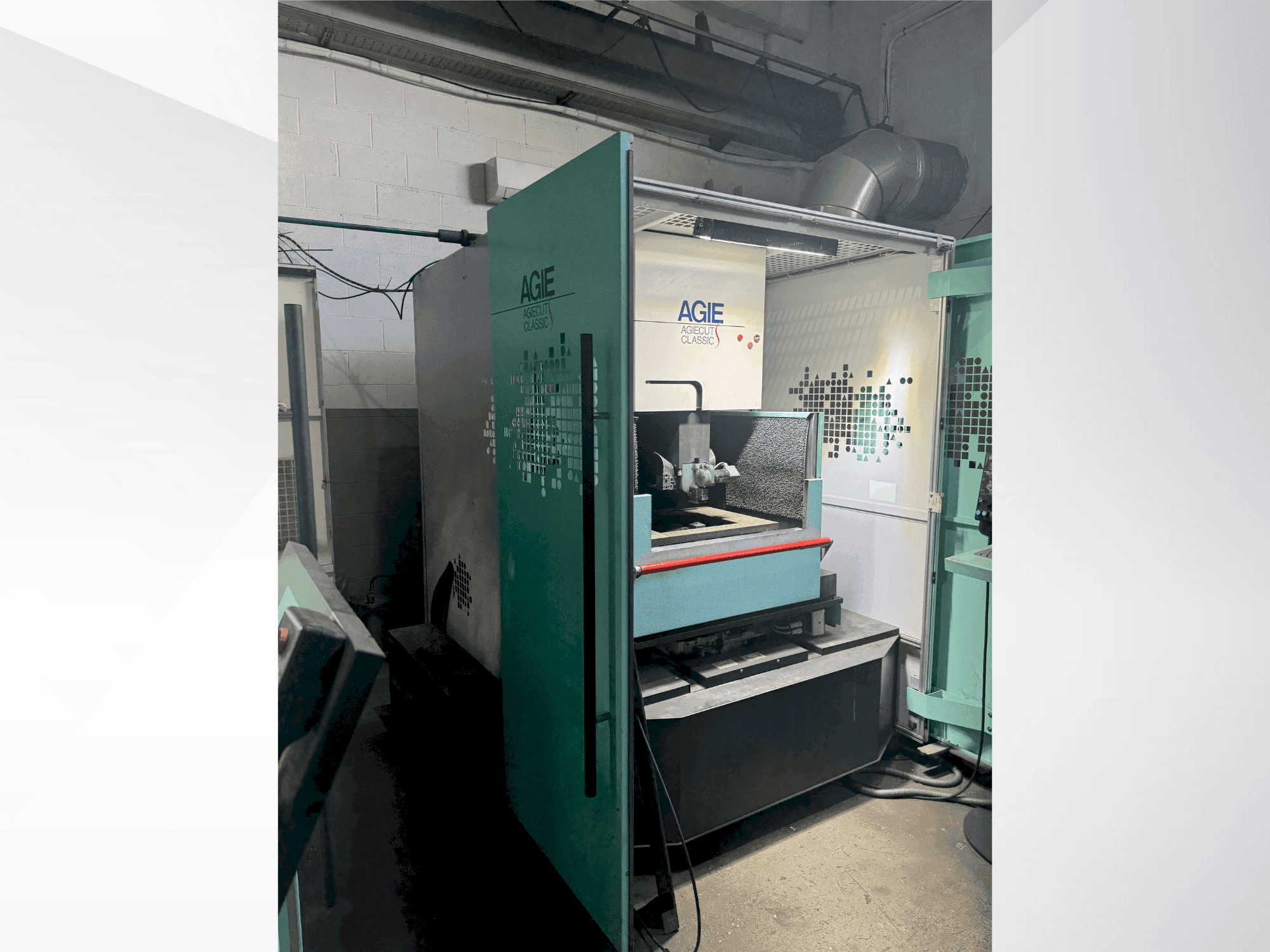 Makine AGIE Agiecut Classic S - Önden görünüm