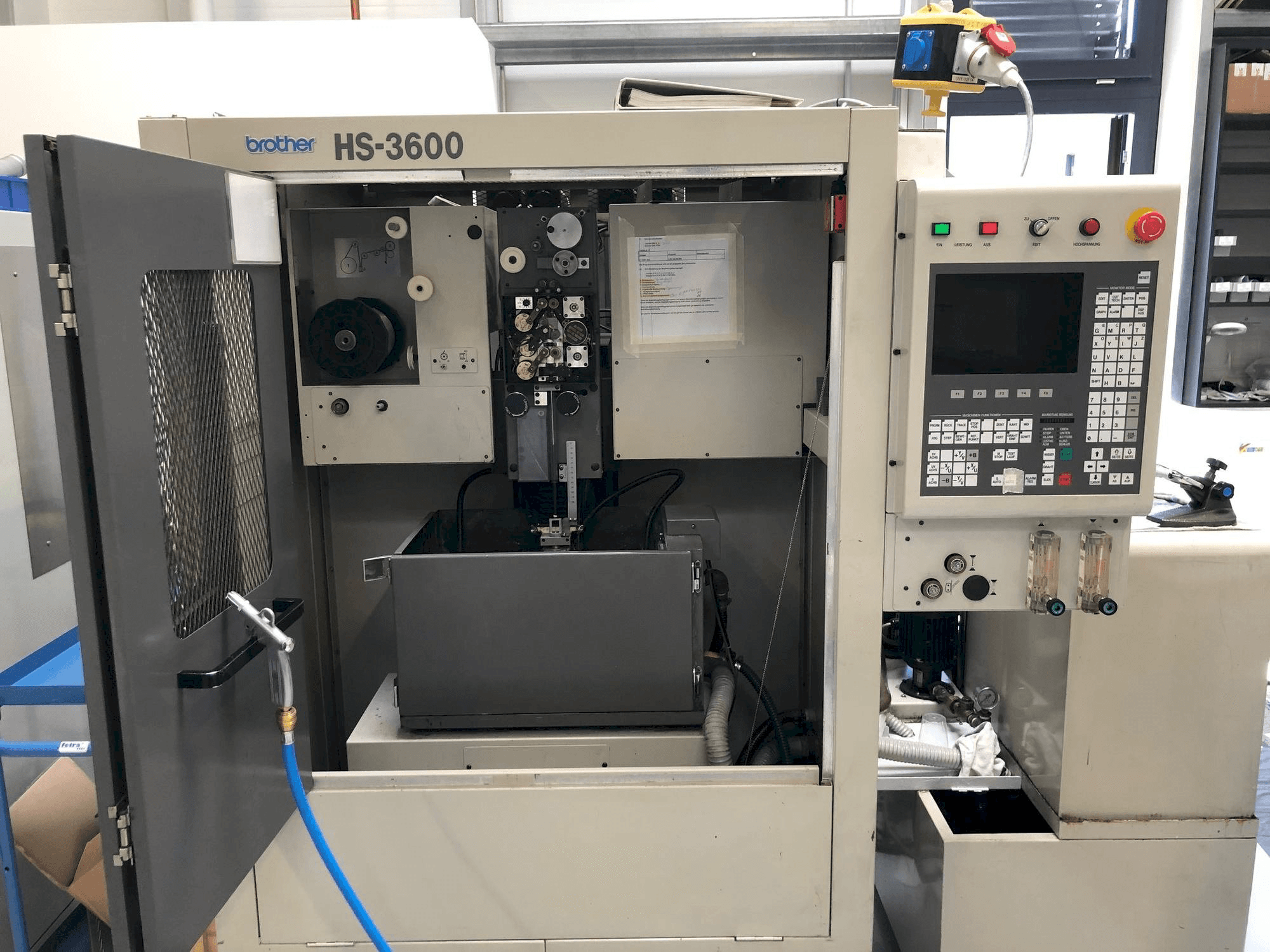 Makine Brother HS-3600 - Önden görünüm