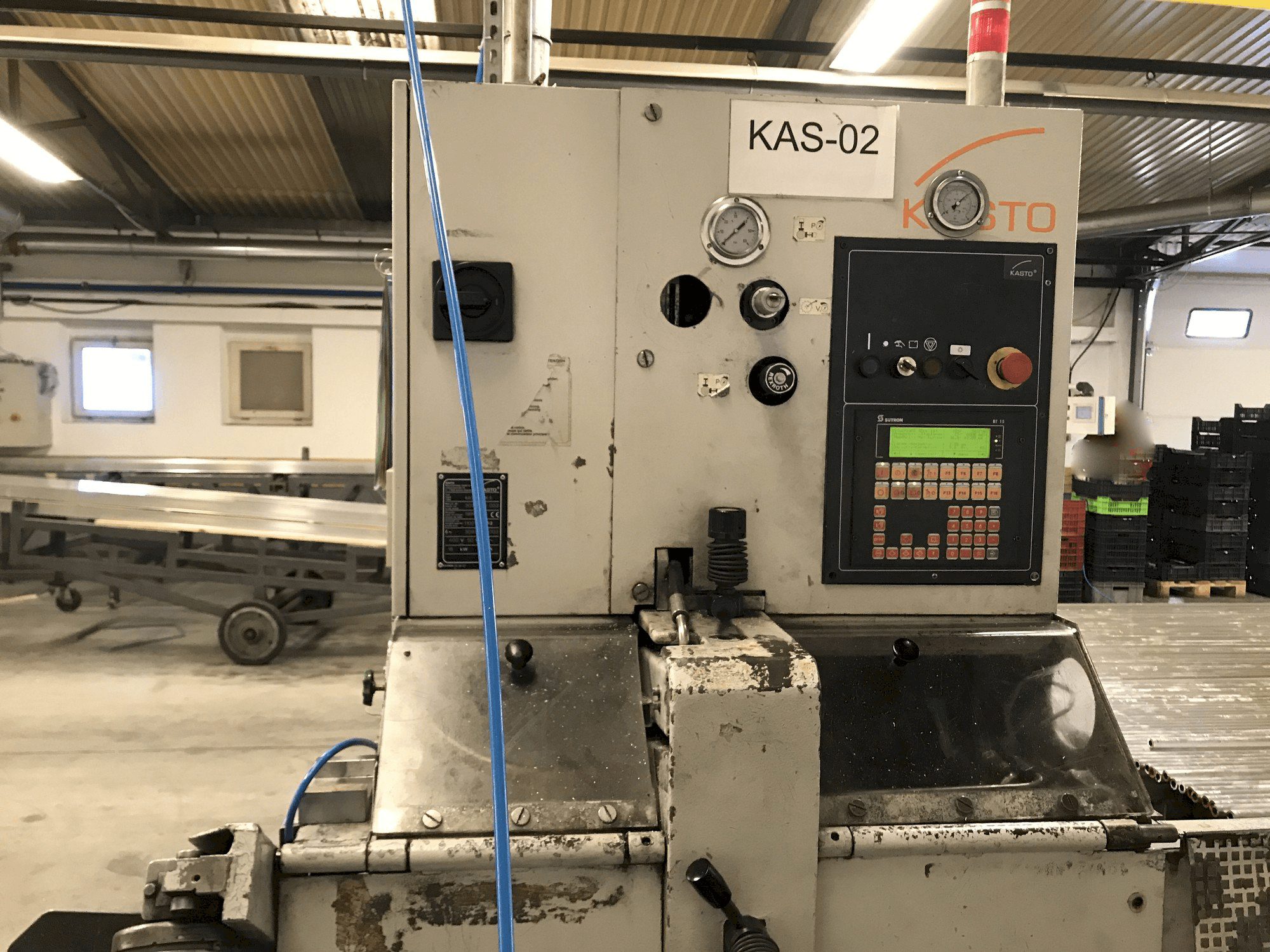 Makine KASTO wa M9 - Önden görünüm