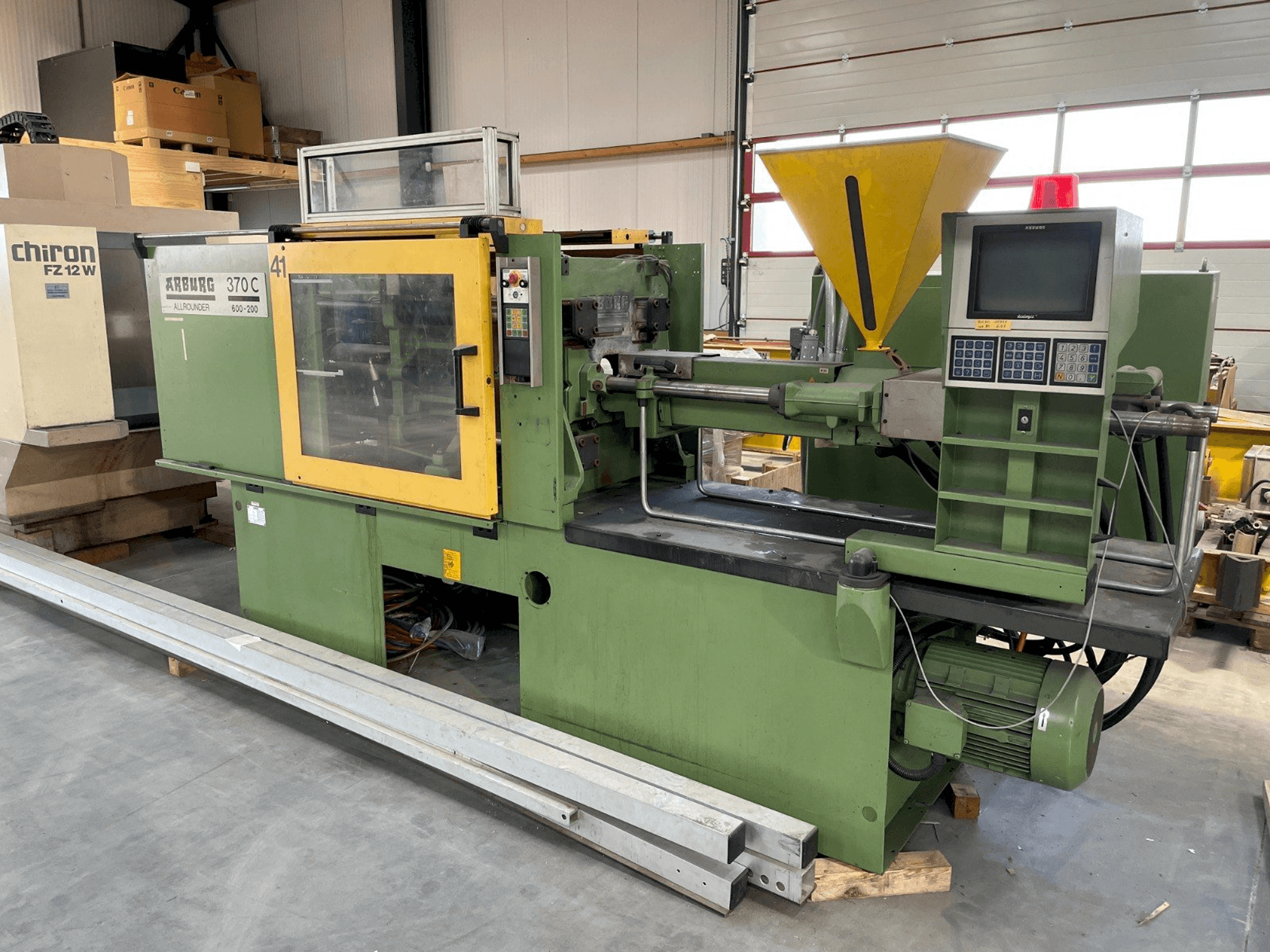 Makine Arburg ALLROUNDER Centex 370 C 600 - 200 - Önden görünüm