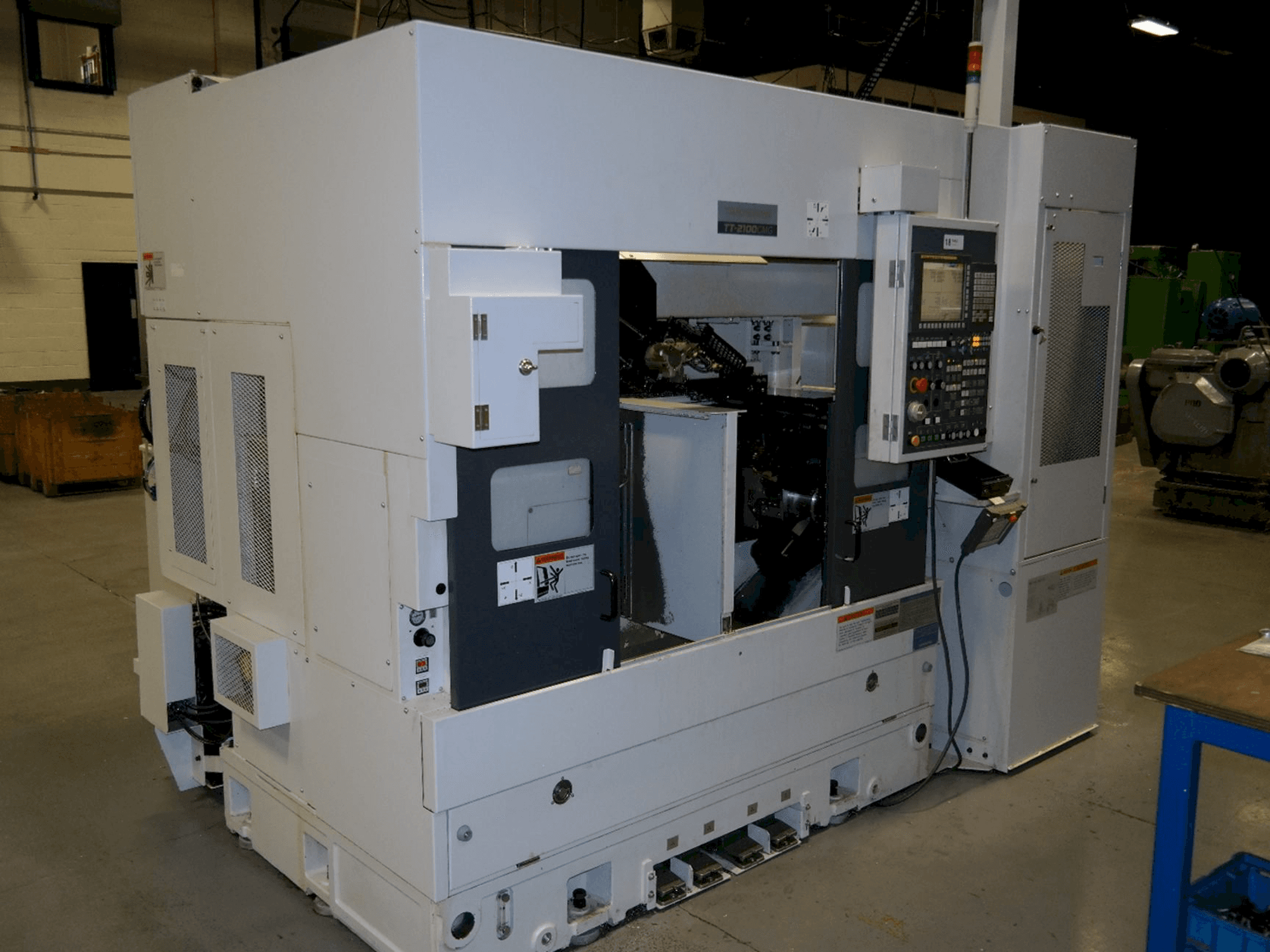 Makine Takisawa TT2100CMGA - Önden görünüm