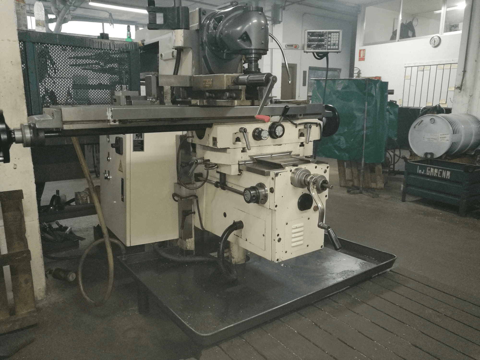 Makine LAGUN FU-130 - Önden görünüm