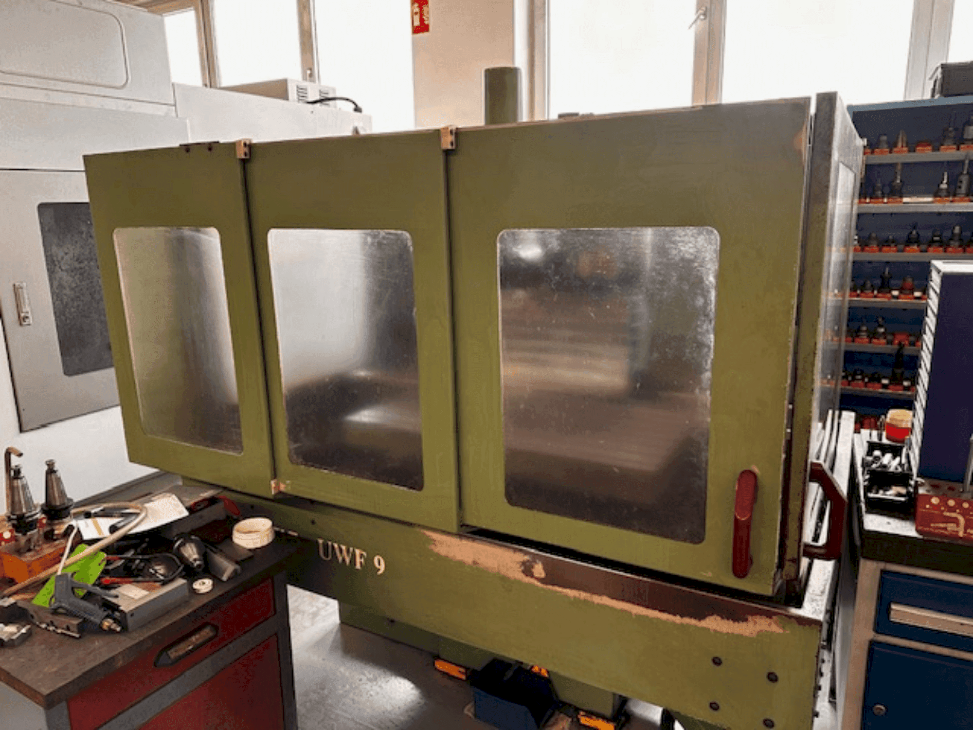 Makine HERMLE UWF 900 - Önden görünüm
