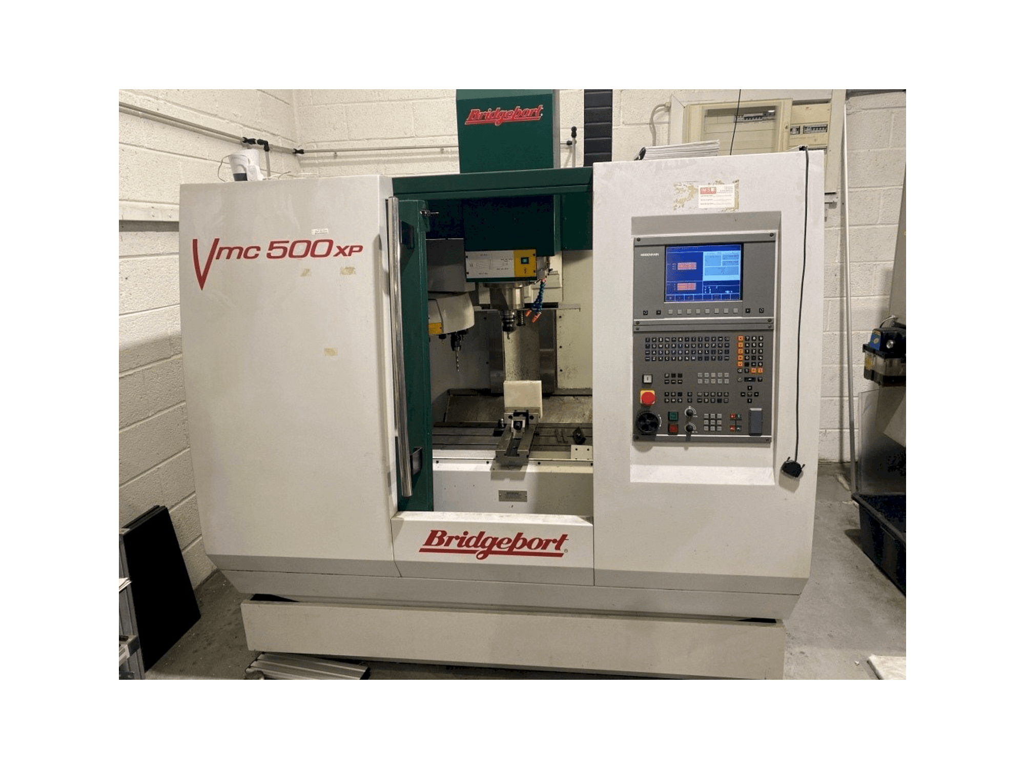 Makine Bridgeport VMC 500 - Önden görünüm