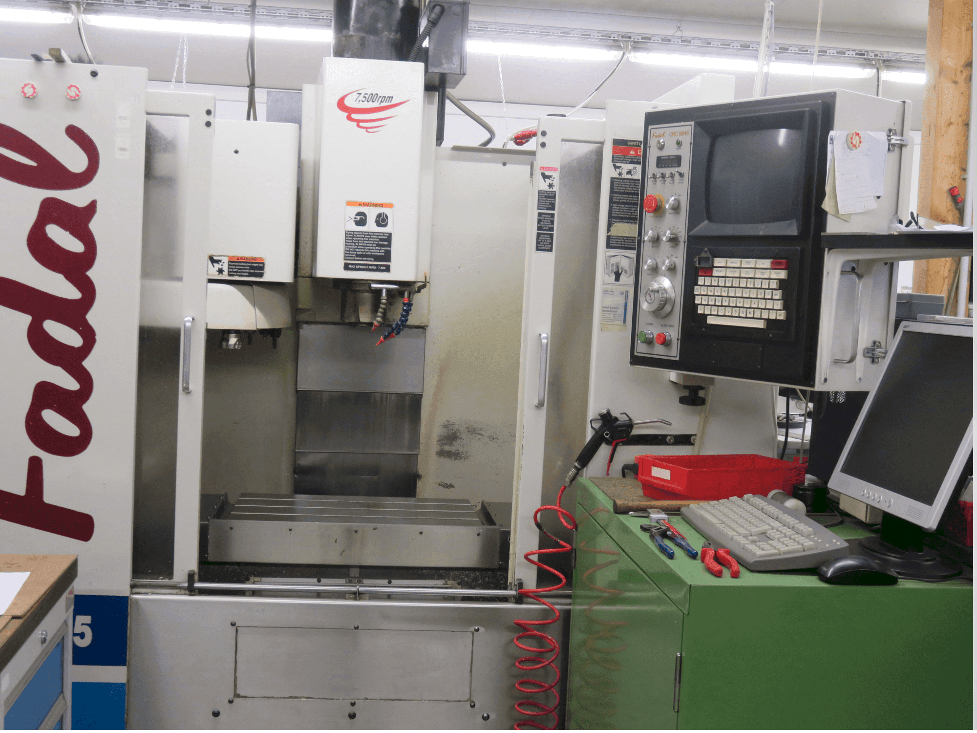 Makine FADAL VMC 15 - Önden görünüm