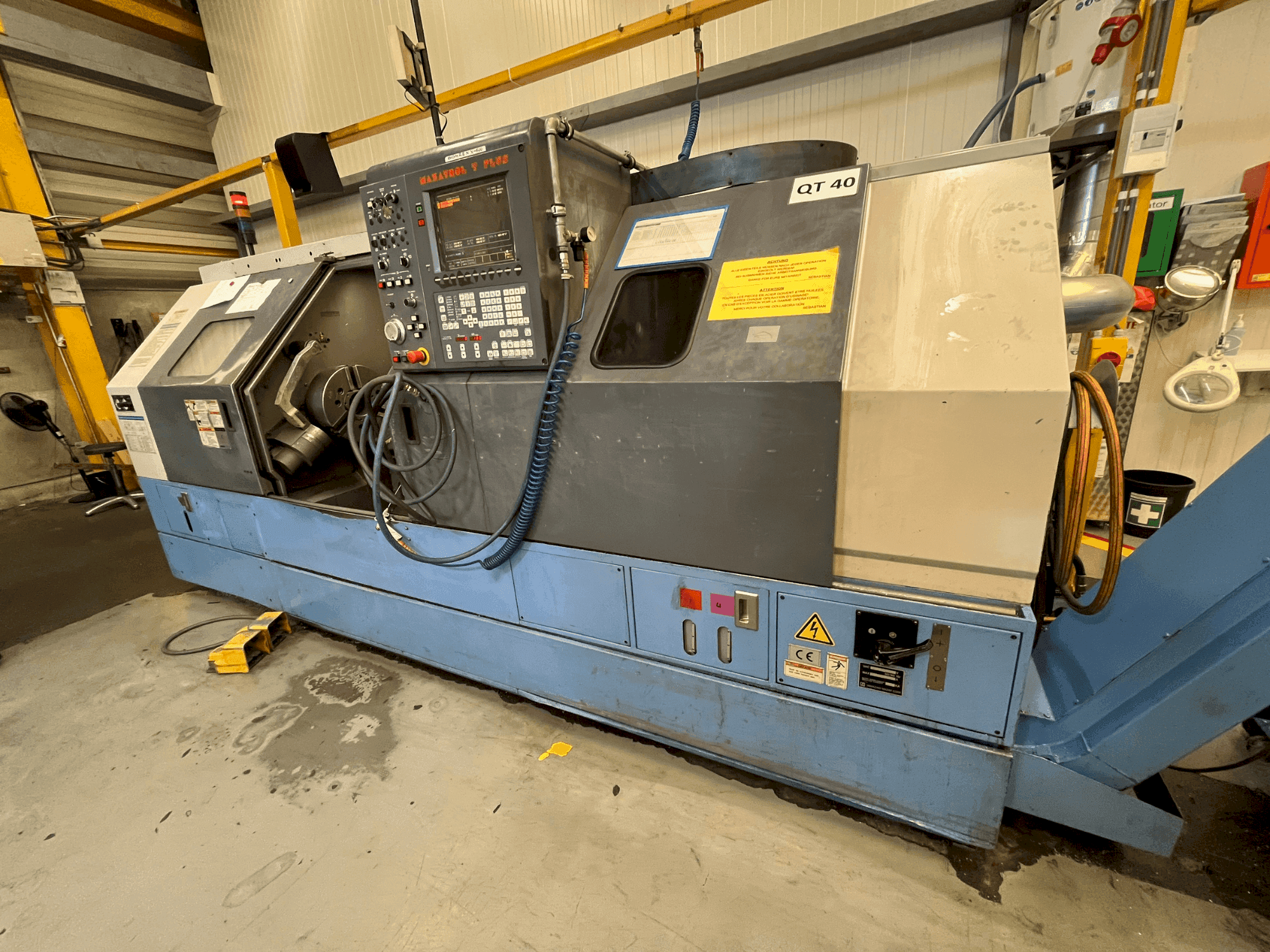 Makine Mazak QT-40 - Önden görünüm