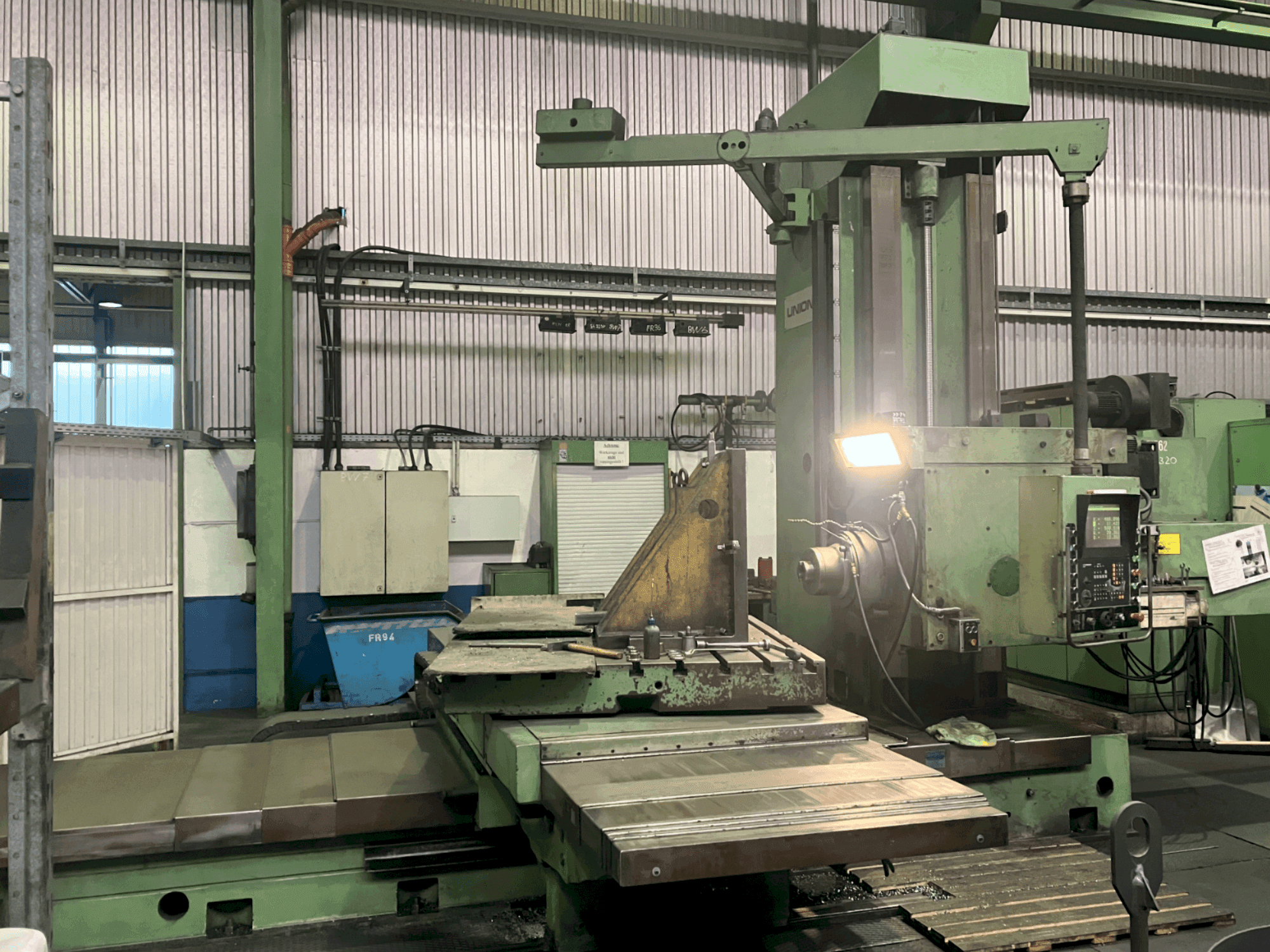 Makine UNION BFT 110 NC - Önden görünüm