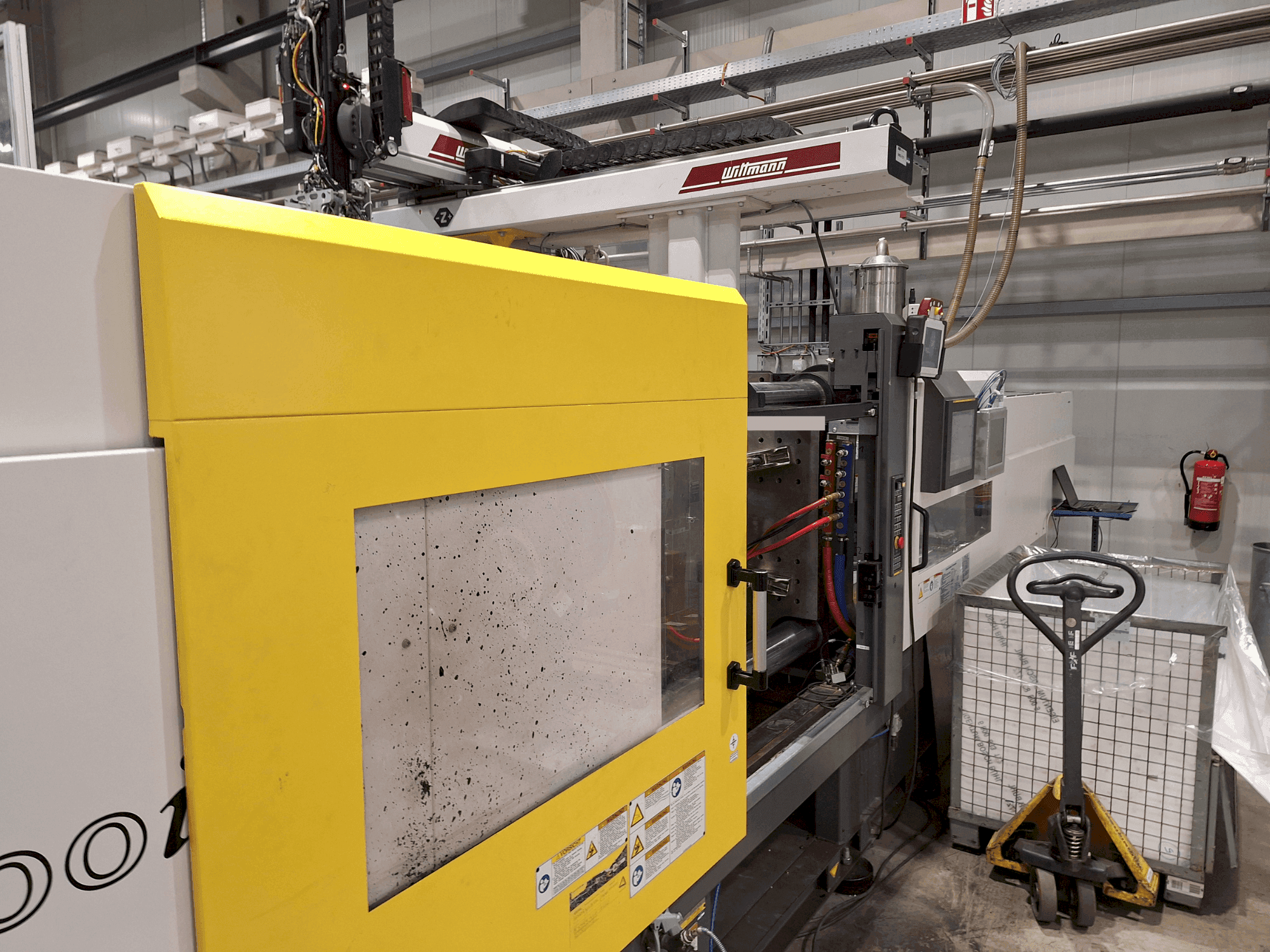 Makine FANUC Roboshot S300iA - Önden görünüm