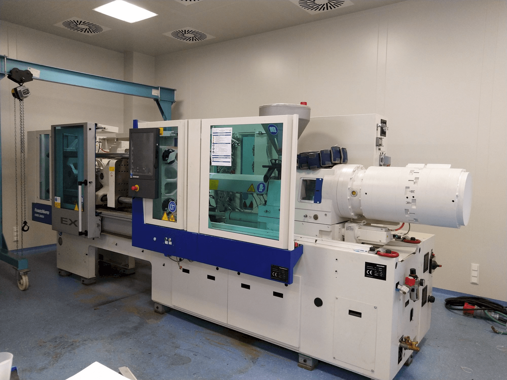 Makine Krauss Maffei 80-380 EX - Önden görünüm