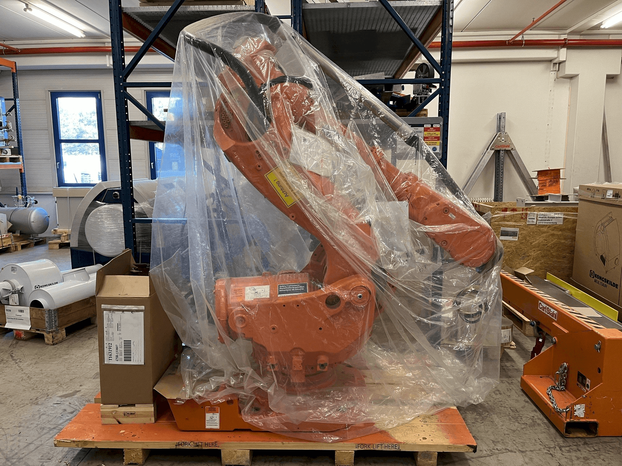 Makine ABB IRB 6600 M2004 - Önden görünüm