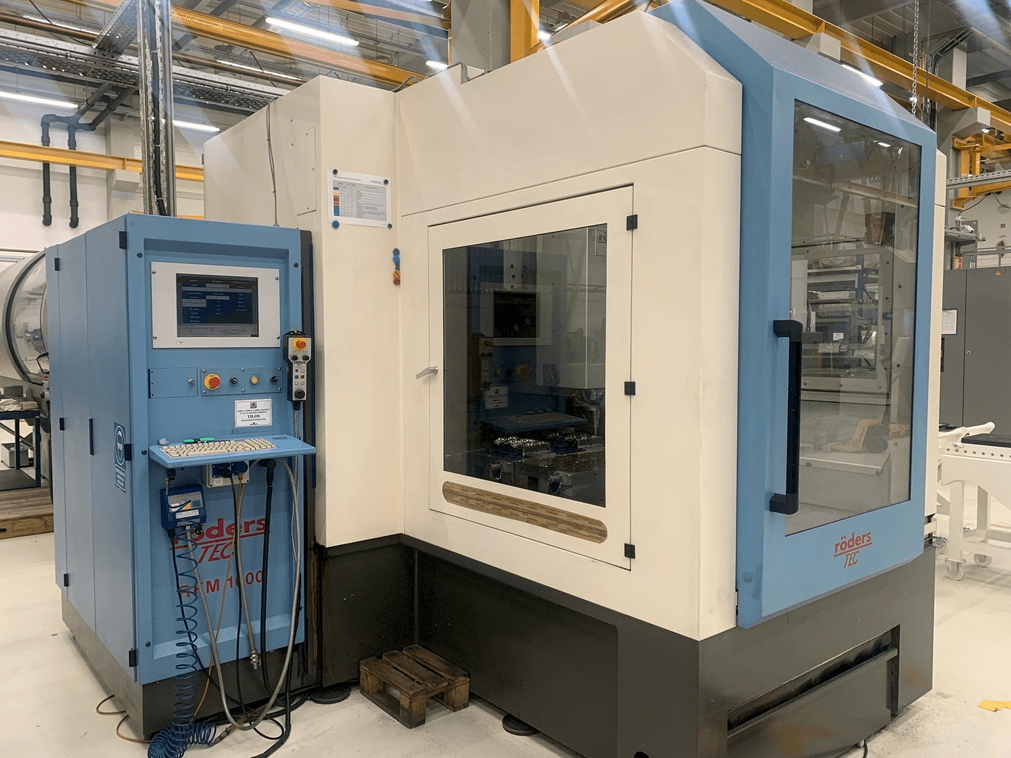 Makine Roders RFM 1000-2 - Önden görünüm