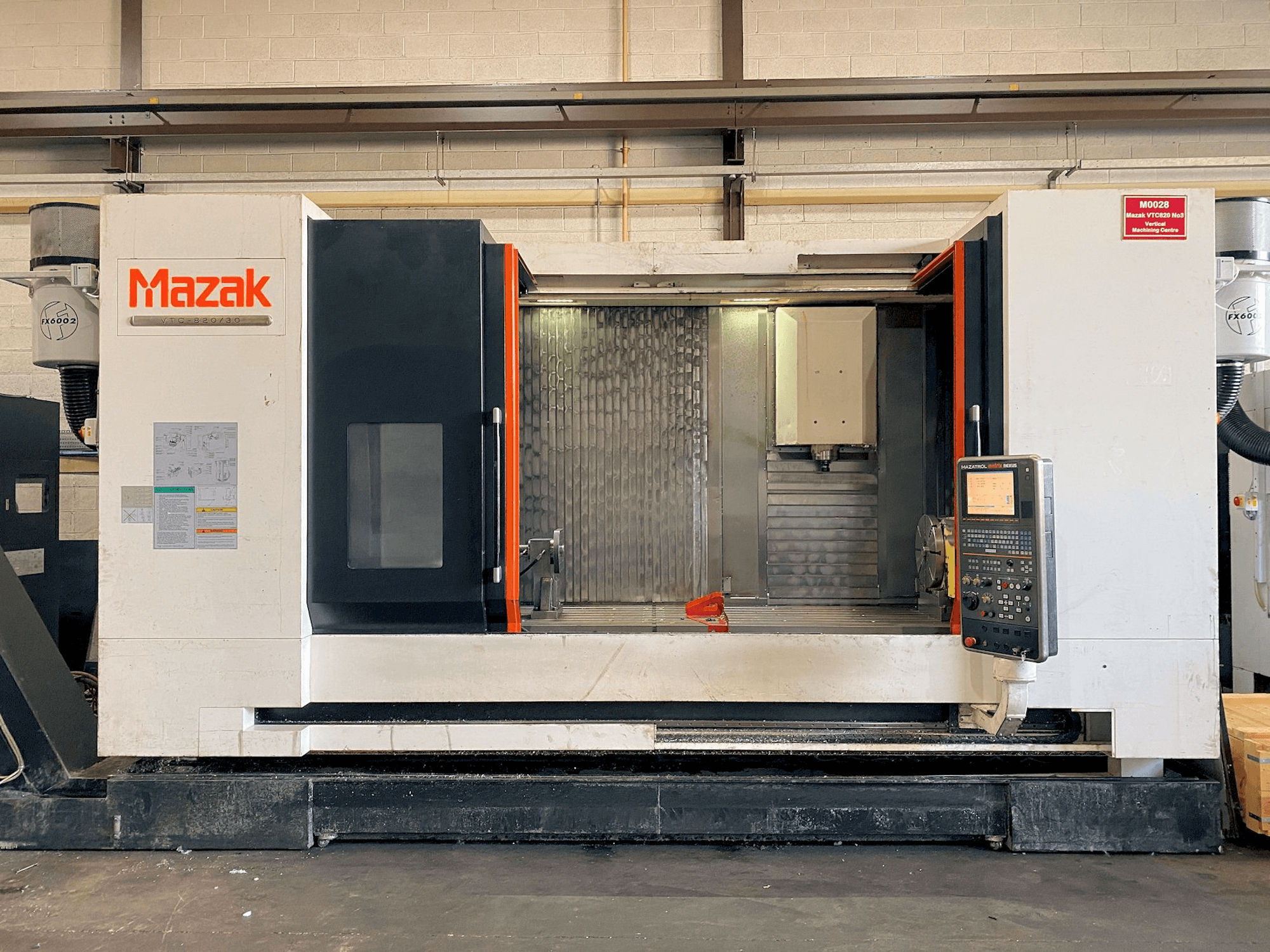 Makine Mazak VTC-820/30 - Önden görünüm